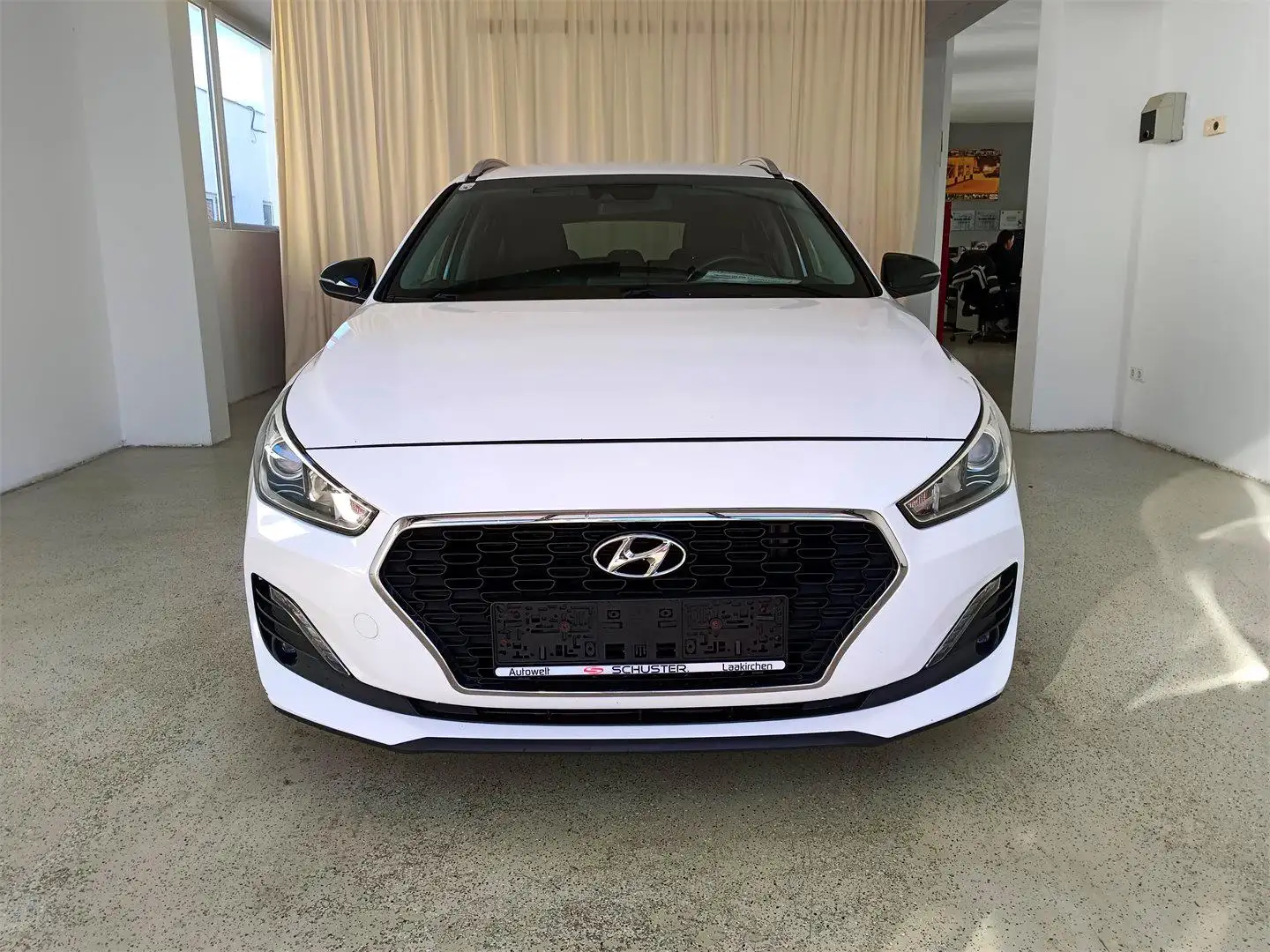 Hyundai i30 CW 1,6 CRDi Level 3 Plus Weiß - 1