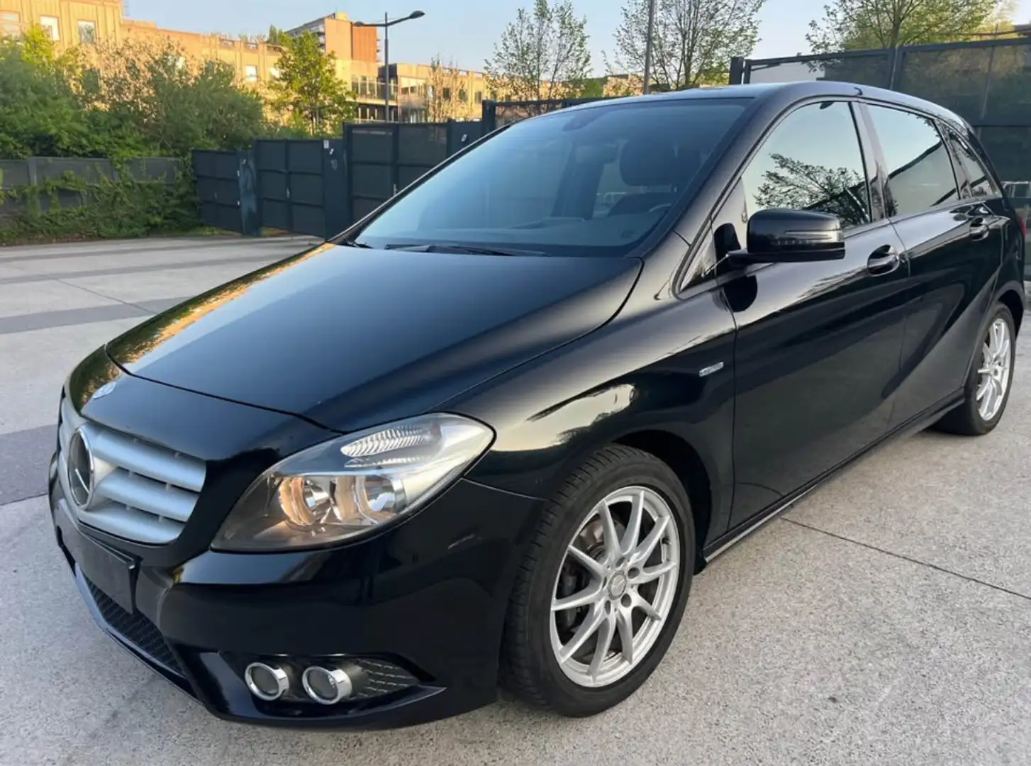Mercedes-Benz B 180 Blue EFFICIENCY - 2