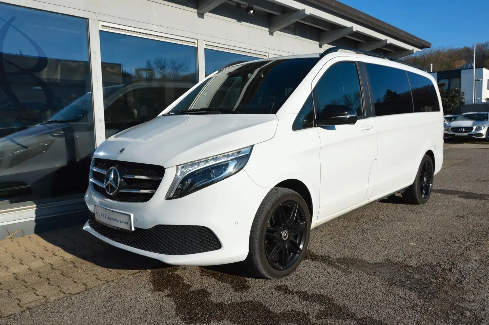 Mercedes-Benz V 220 V220d EDITION 4M lang*7-SITZE*LIEGE*STHZ*LED*AHK Weiß - 1