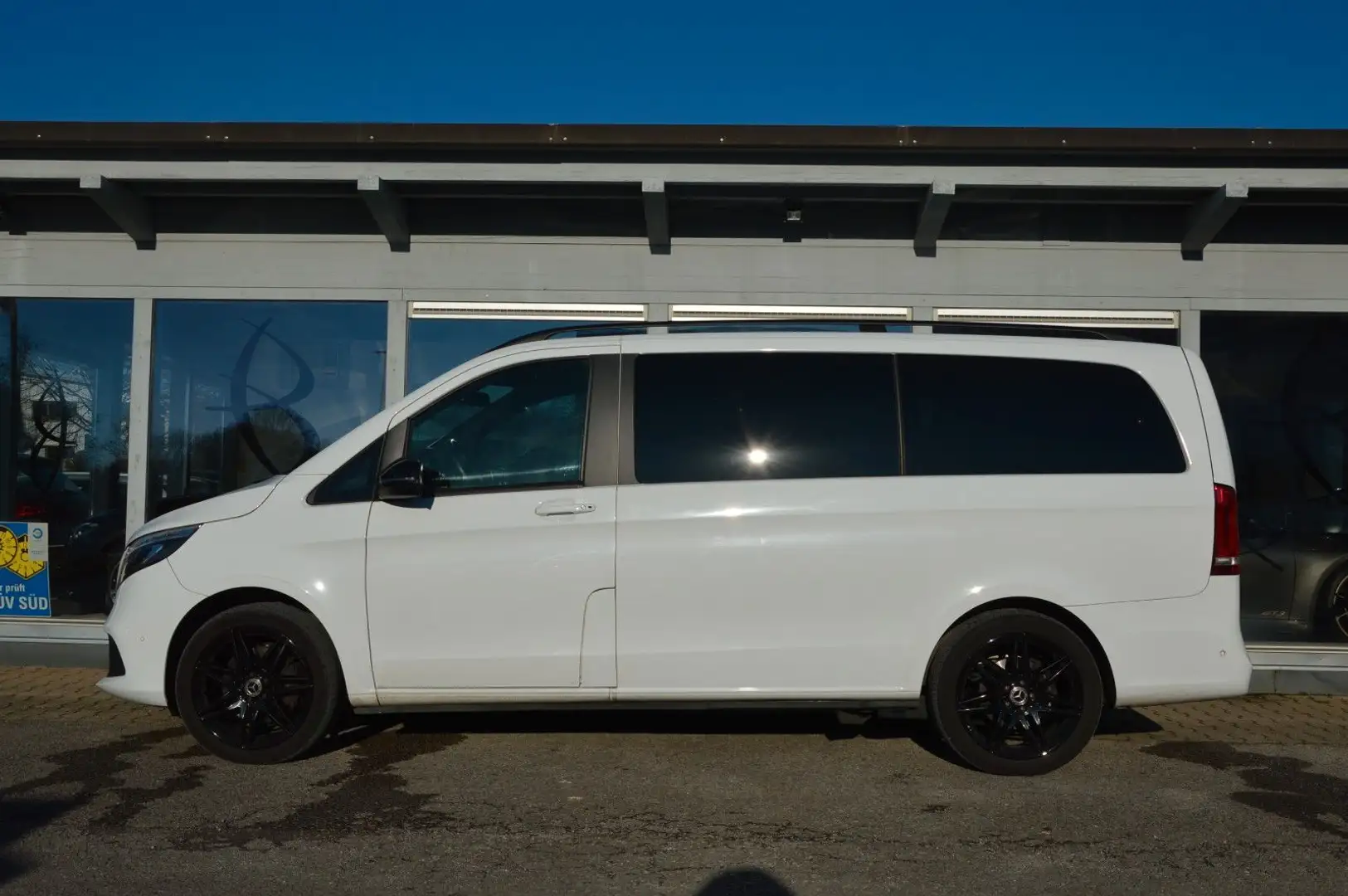 Mercedes-Benz V 220 V220d EDITION 4M lang*7-SITZE*LIEGE*STHZ*LED*AHK Weiß - 2