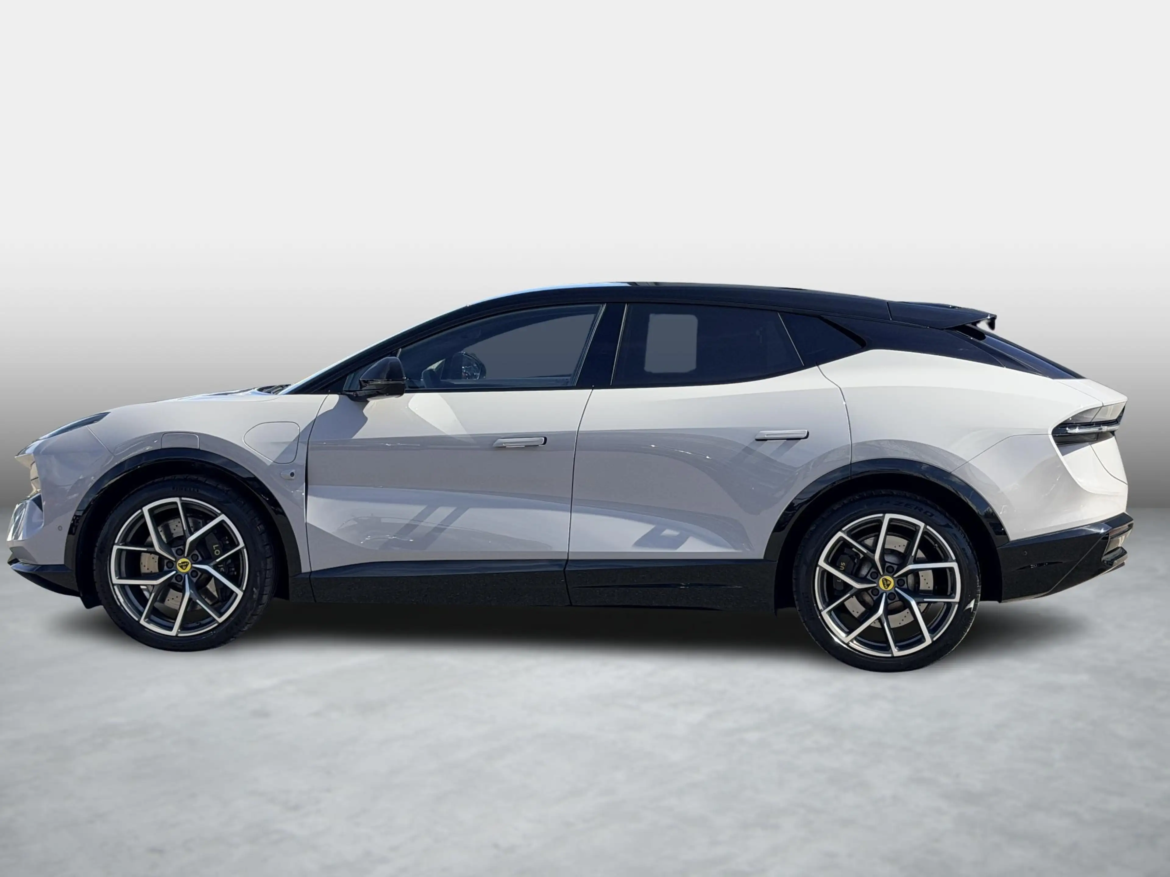 Lotus Eletre EDS 450+ 4WD 112 kWh | 22” | Lotus Pack | 612 PK | — photo 11