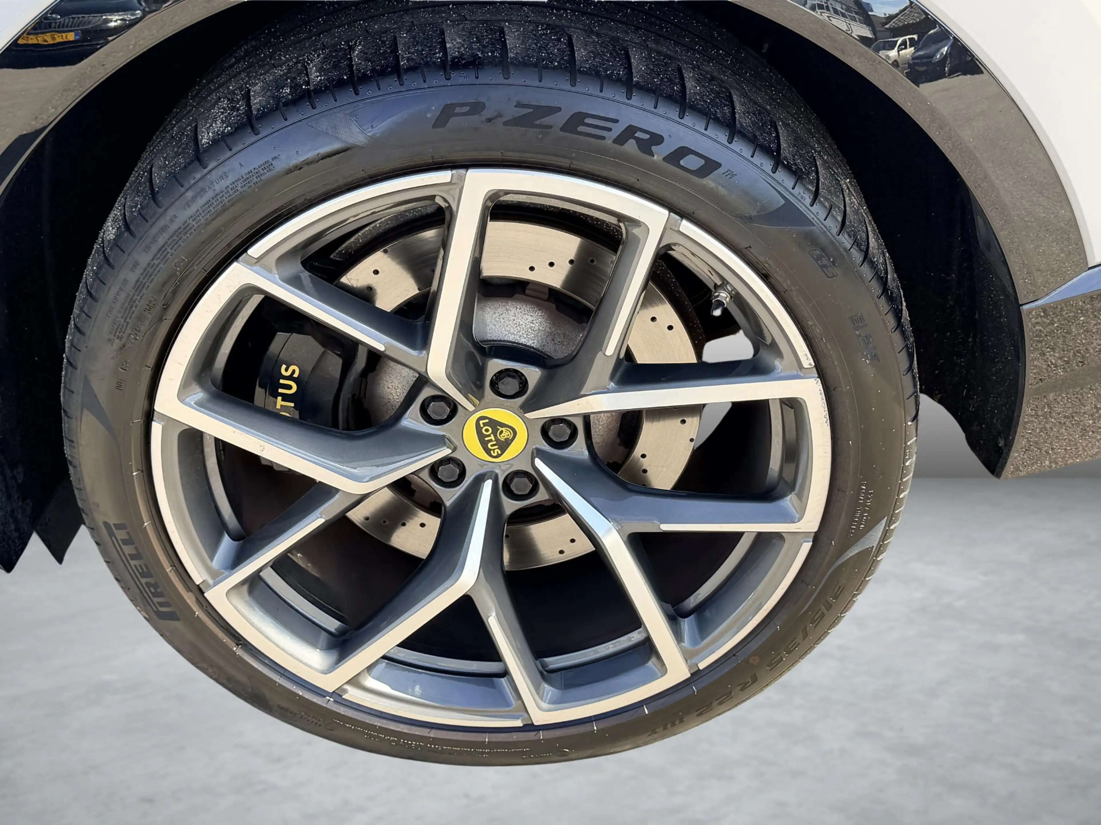 Lotus Eletre EDS 450+ 4WD 112 kWh | 22” | Lotus Pack | 612 PK | — photo 10