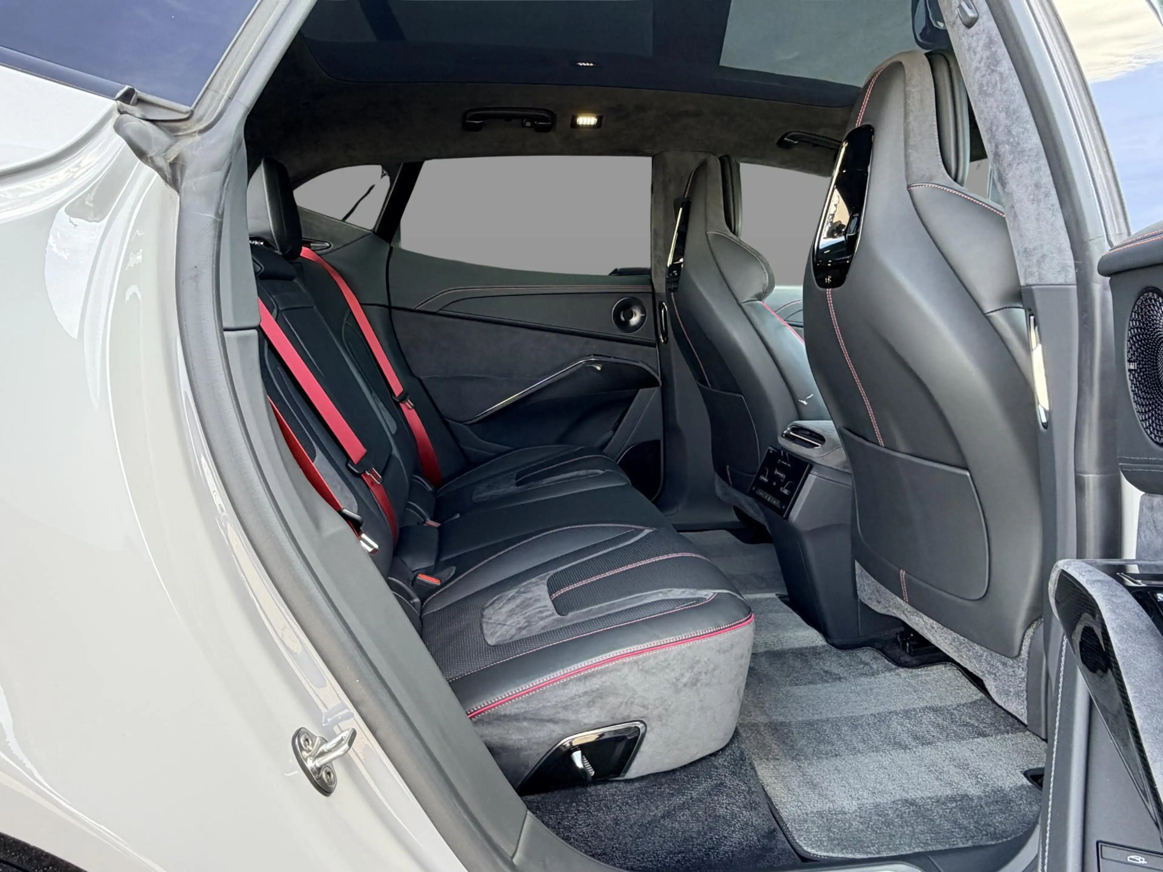 Lotus Eletre EDS 450+ 4WD 112 kWh | 22” | Lotus Pack | 612 PK | — photo 13