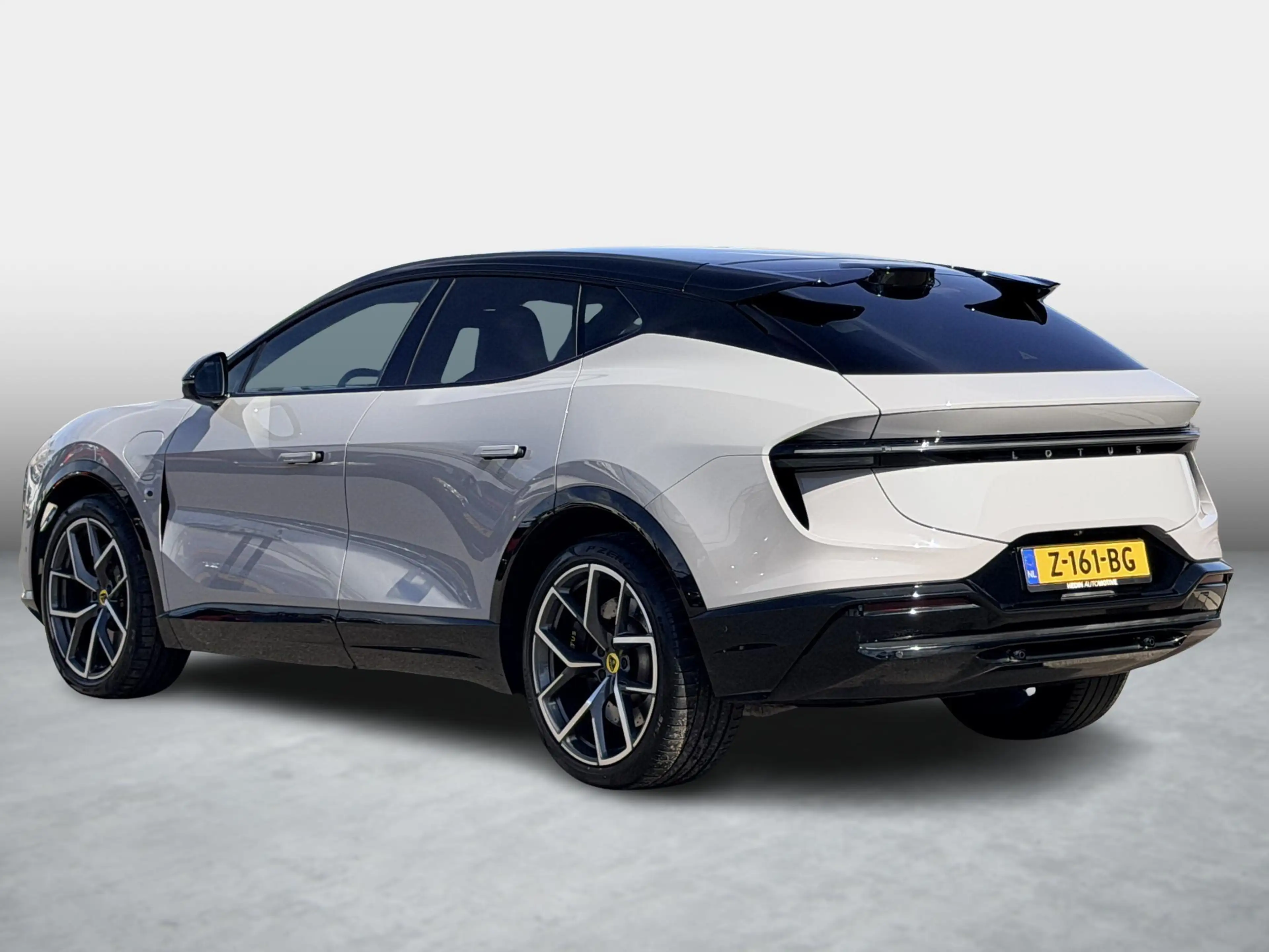 Lotus Eletre EDS 450+ 4WD 112 kWh | 22” | Lotus Pack | 612 PK | — photo 12