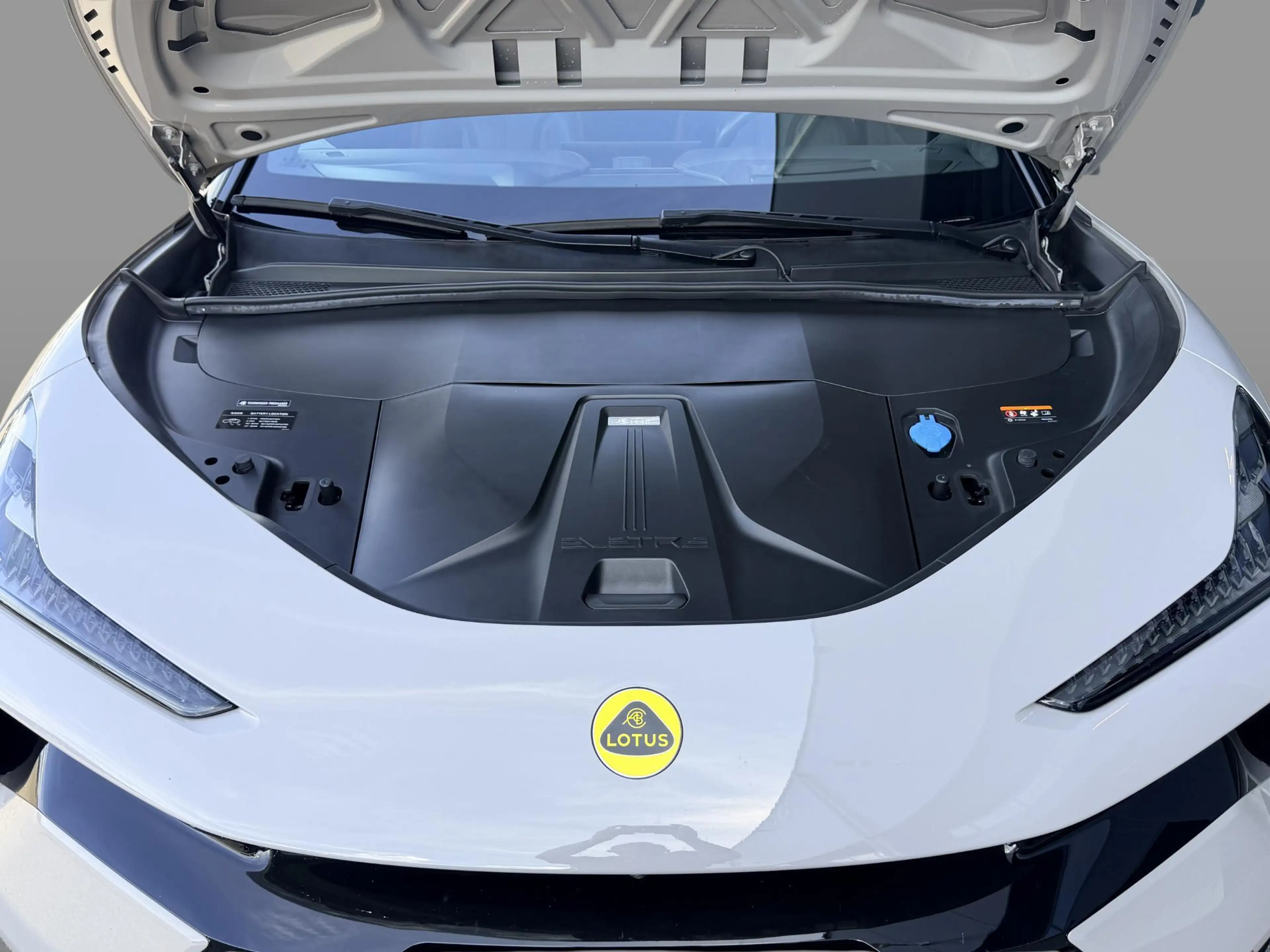 Lotus Eletre EDS 450+ 4WD 112 kWh | 22” | Lotus Pack | 612 PK | — photo 26