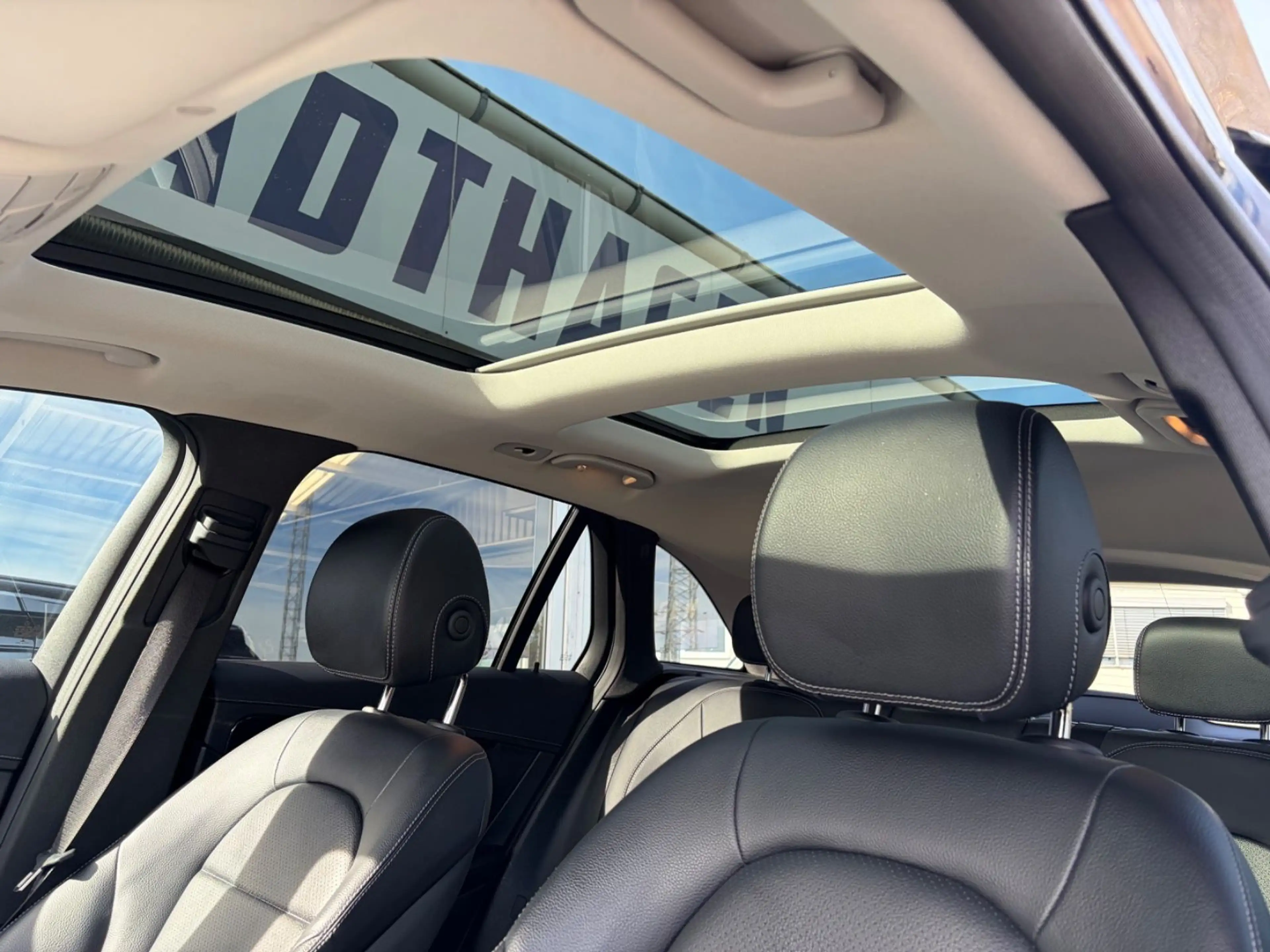 Mercedes-Benz GLC 200 d 4Matic AHK | PANO | LEDER | LED | DAB — photo 15