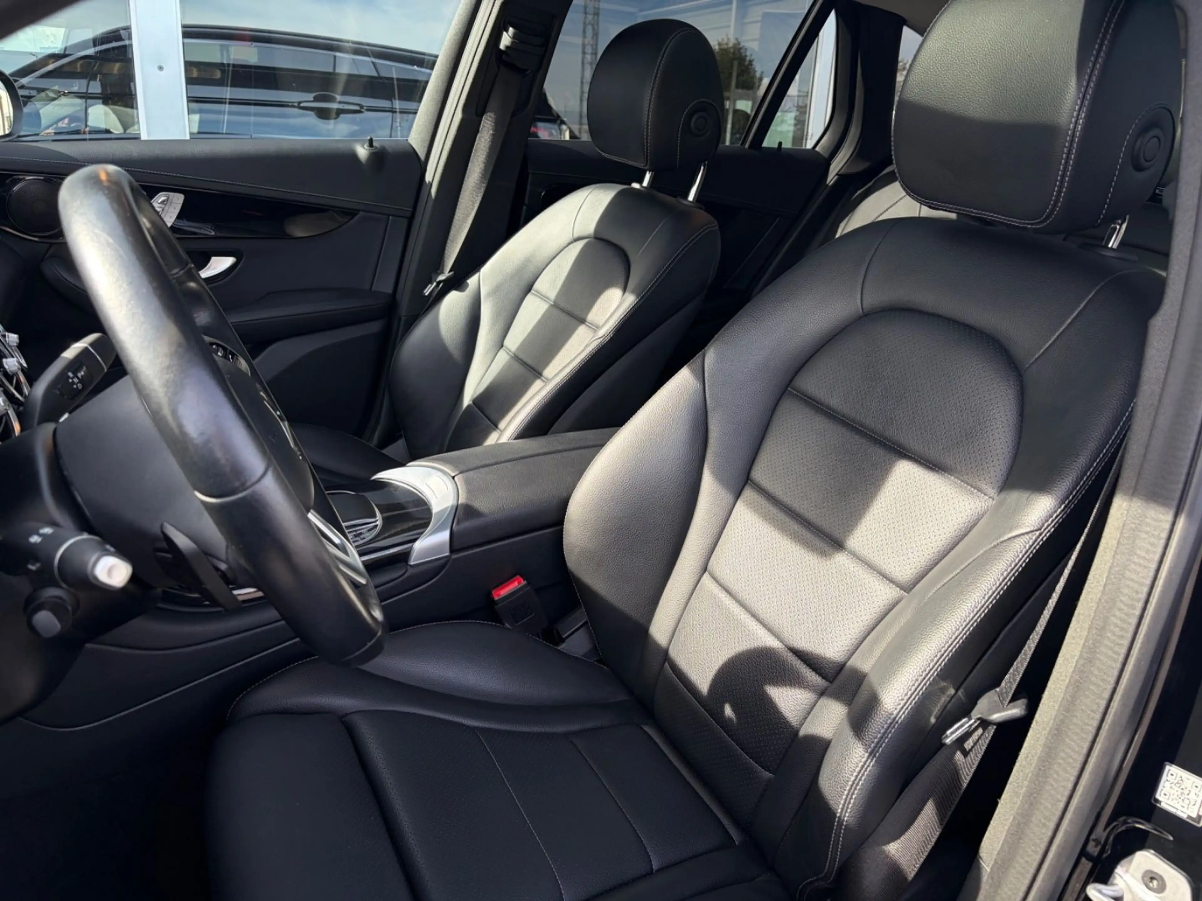 Mercedes-Benz GLC 200 d 4Matic AHK | PANO | LEDER | LED | DAB — photo 14