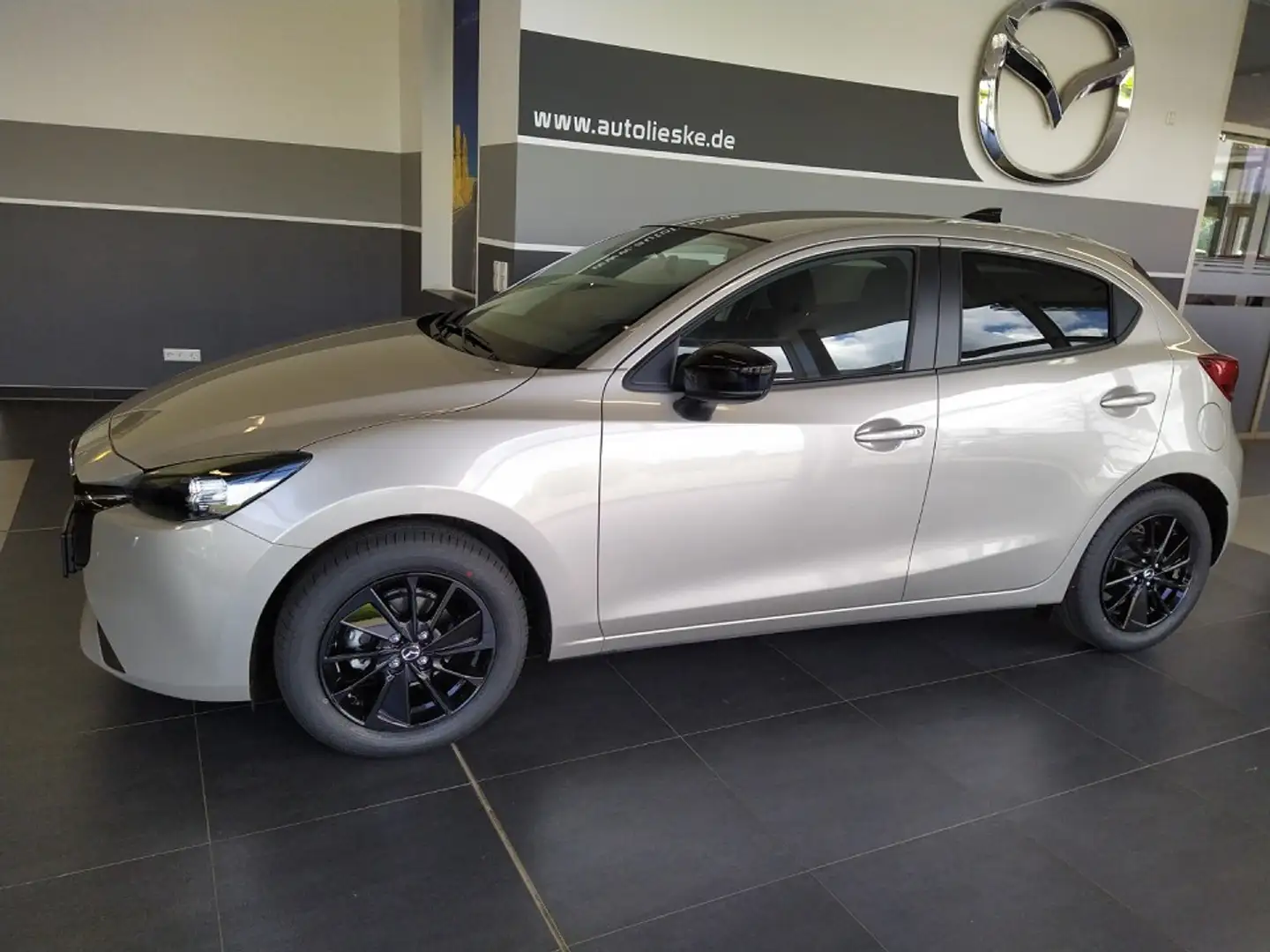 Mazda 2 2023 5HB 1.5L e-SKYACTIV G 90ps 6MT FWD HOMURA Beige - 2