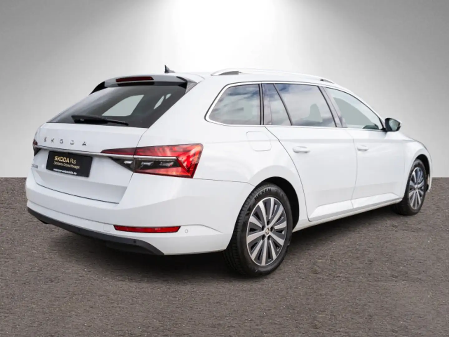 Skoda Superb Combi Premium Edition 2.0TDI PANO LEDER Blanc - 2