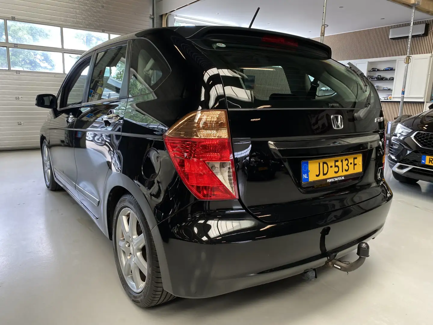 Honda FR-V 1.8i Comfort Automaat, 6 Pers, Cruise Zwart - 2