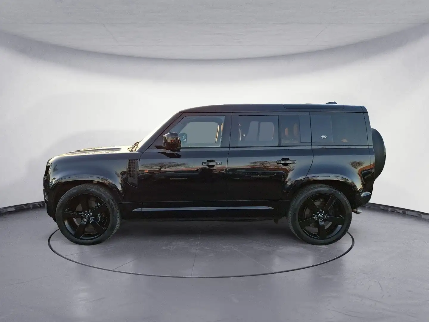 Land Rover Defender 5.0 P525 Kompressor V8 110 Navi Leder G Schwarz - 2