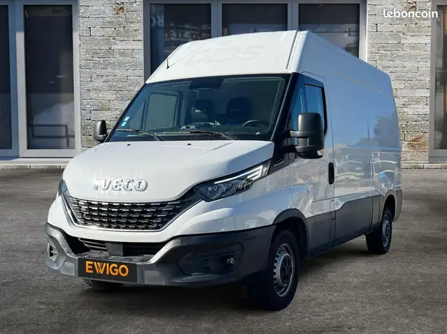Iveco Daily vu fourgon 2.3 156ch h3 35c16v hi-matic 13m3 3520l tva récupérable (prix affiché ht) garantie 6 mois