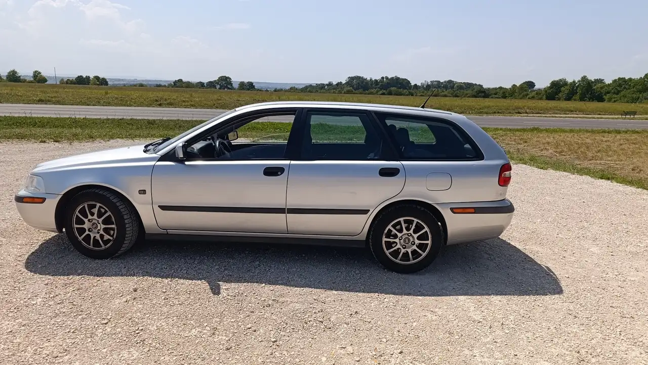 Volvo V40 1.8 Comfort, foto 4