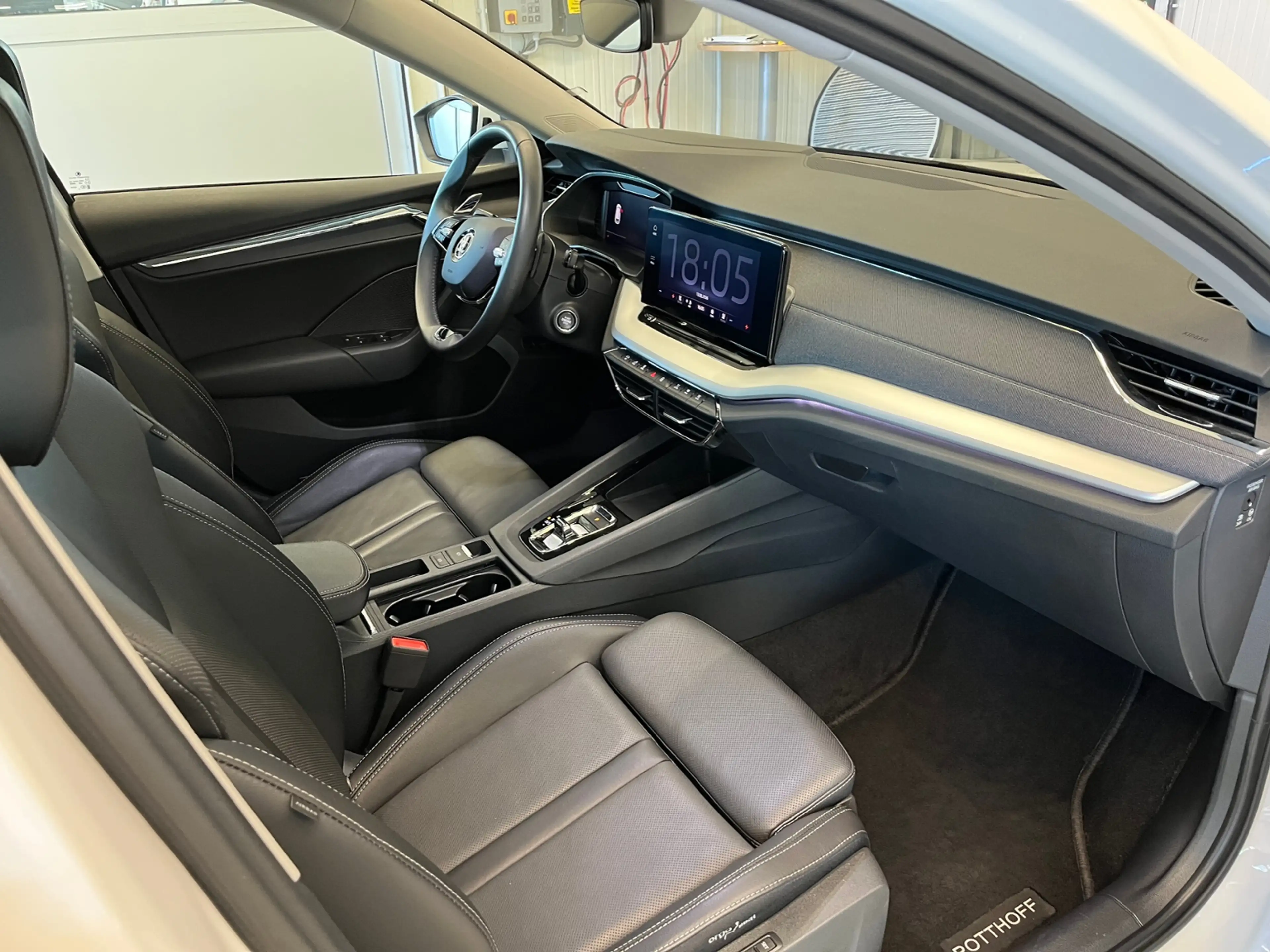 Skoda Octavia Combi Style 2.0 TDI DSG Navi AHK Kamera — photo 12
