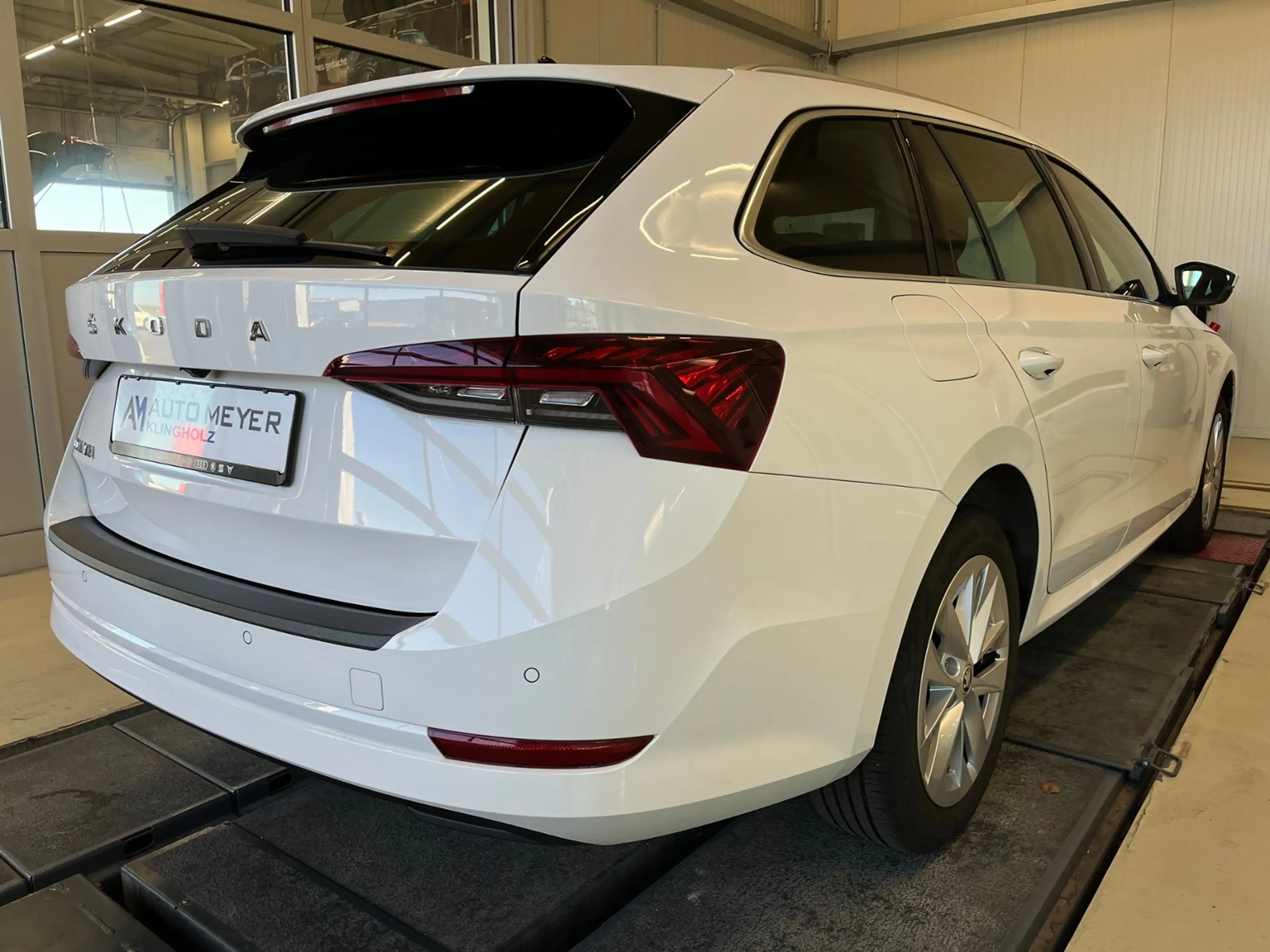 Skoda Octavia Combi Style 2.0 TDI DSG Navi AHK Kamera — photo 4