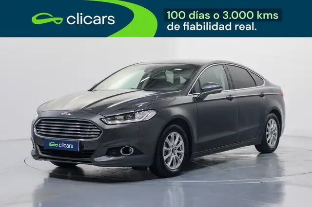 Ford Mondeo Sedán 2.0 HEV Titanium