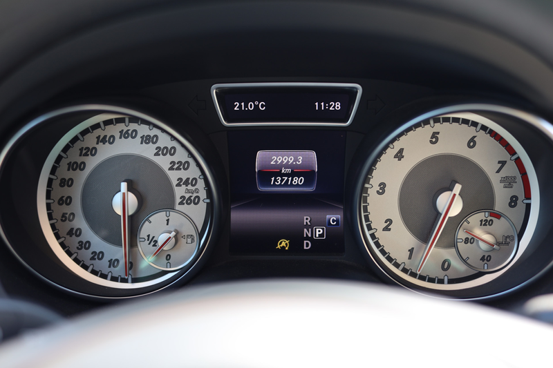Mercedes-Benz GLA 180 PREMIUM I LEDER I PANO I AUT I TREKHAAK — photo 14