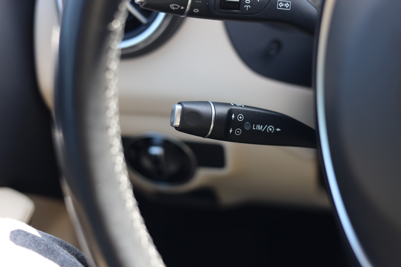 Mercedes-Benz GLA 180 PREMIUM I LEDER I PANO I AUT I TREKHAAK — photo 21
