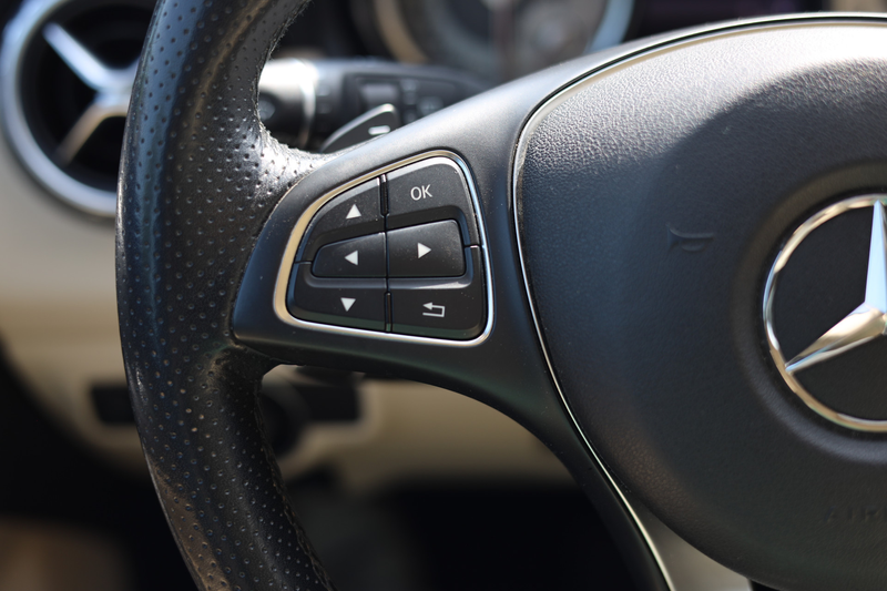 Mercedes-Benz GLA 180 PREMIUM I LEDER I PANO I AUT I TREKHAAK — photo 22