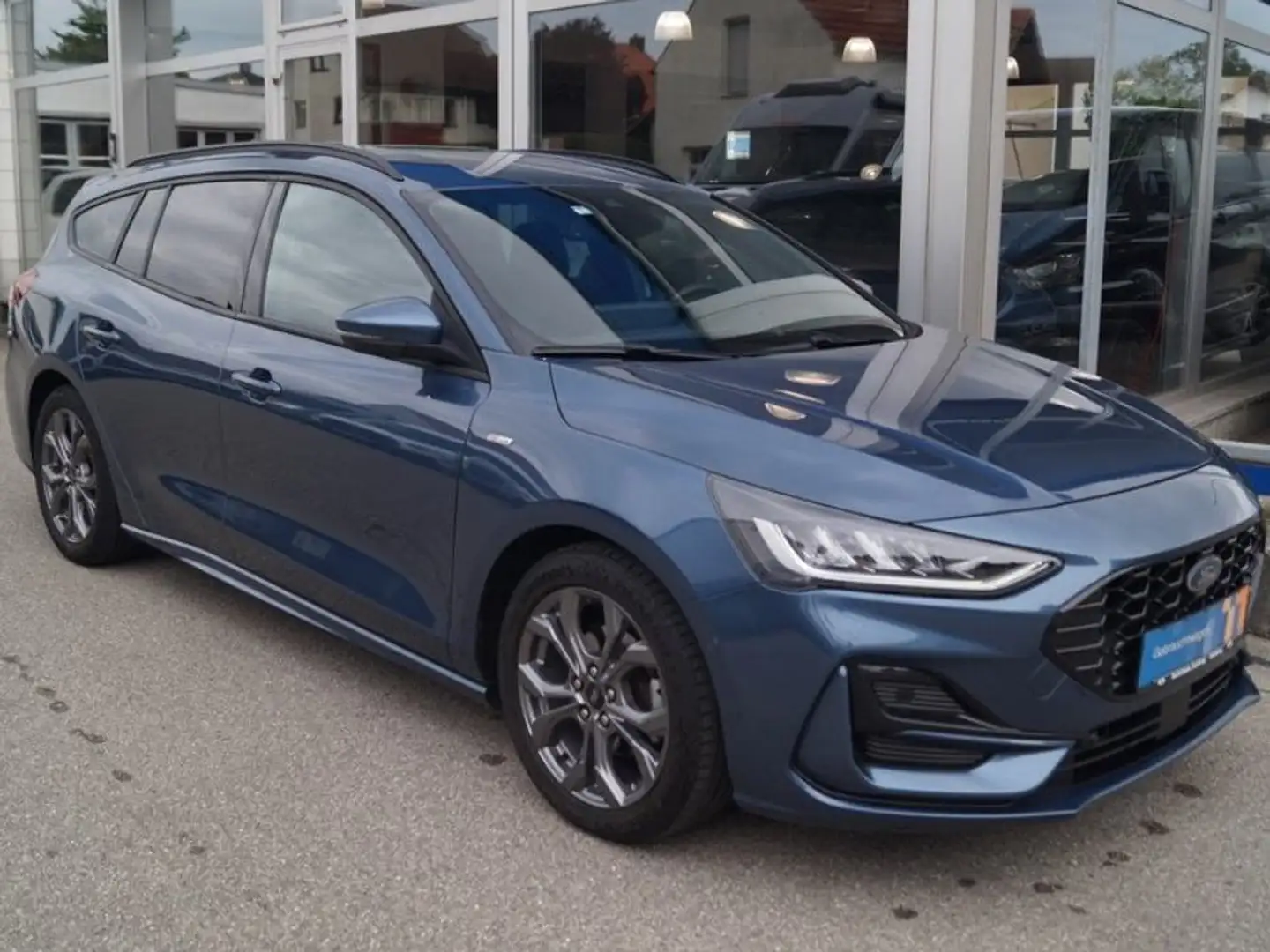 Ford Focus ST-Line Turnier Azul - 2