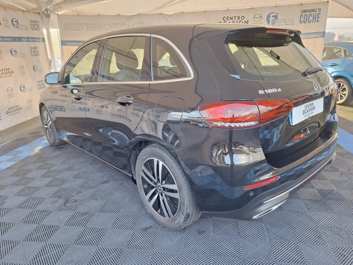 Mercedes-Benz B 180 180d 8G-DCT Noir - 2