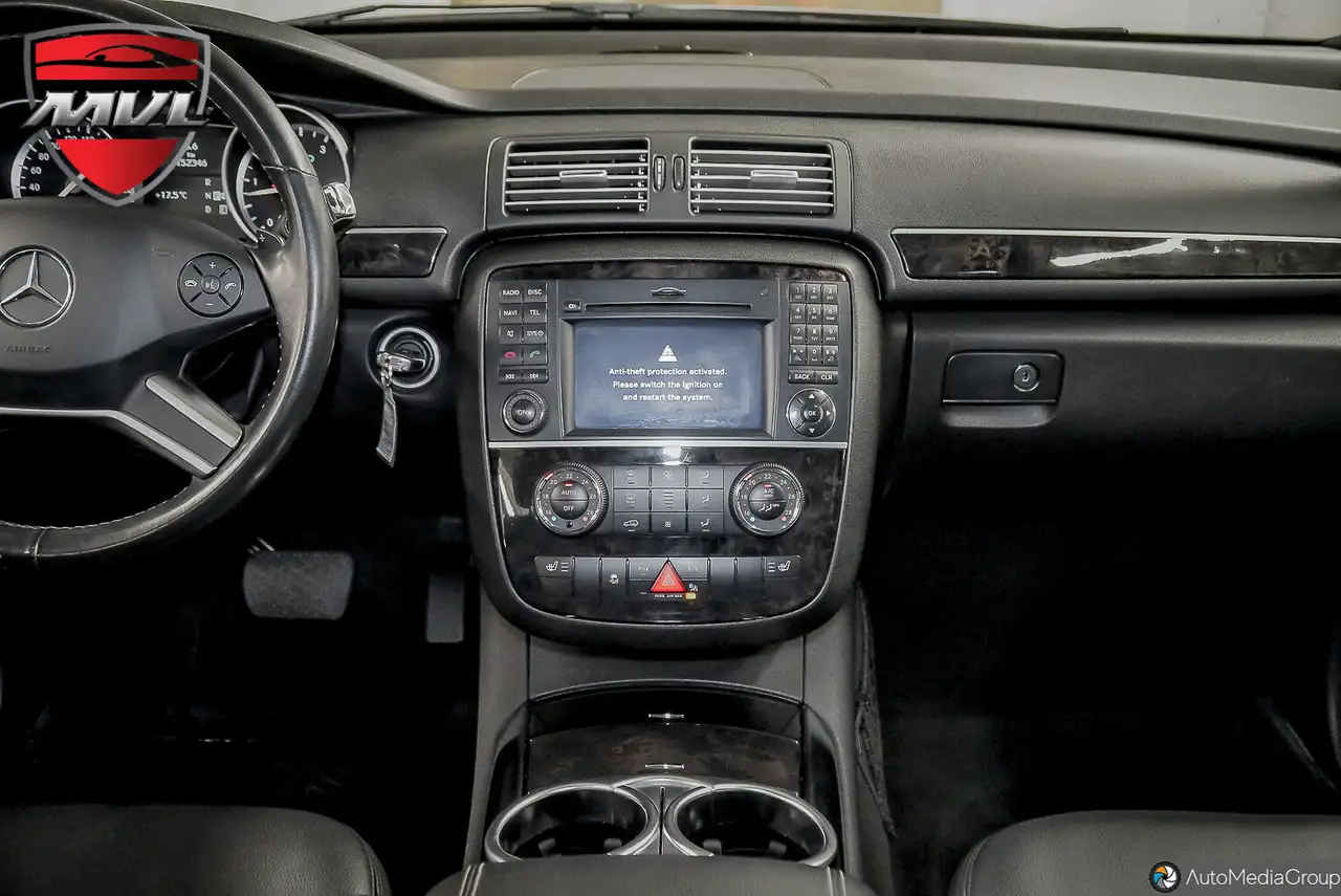 Mercedes-Benz R-Class снимка Mercedes-Benz R-Class