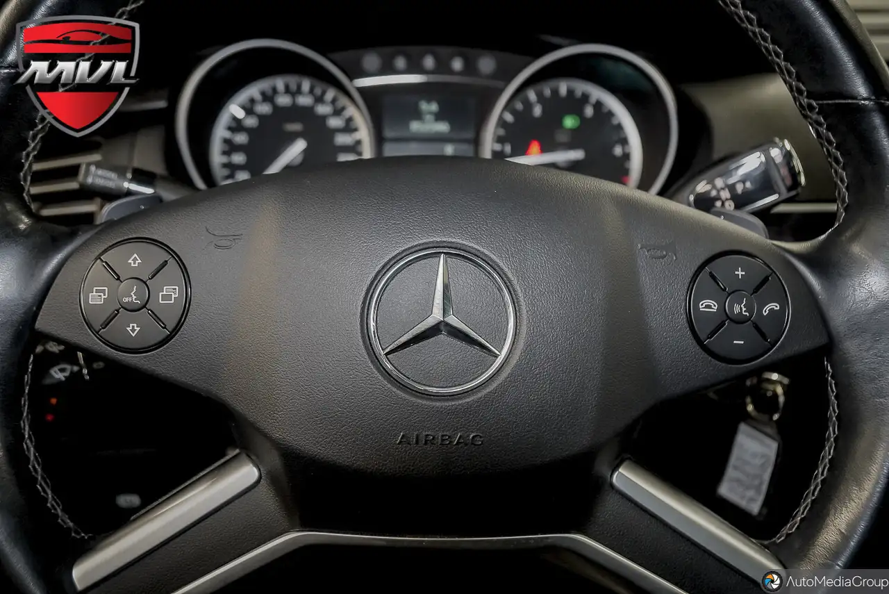 Mercedes-Benz R-Class снимка Mercedes-Benz R-Class
