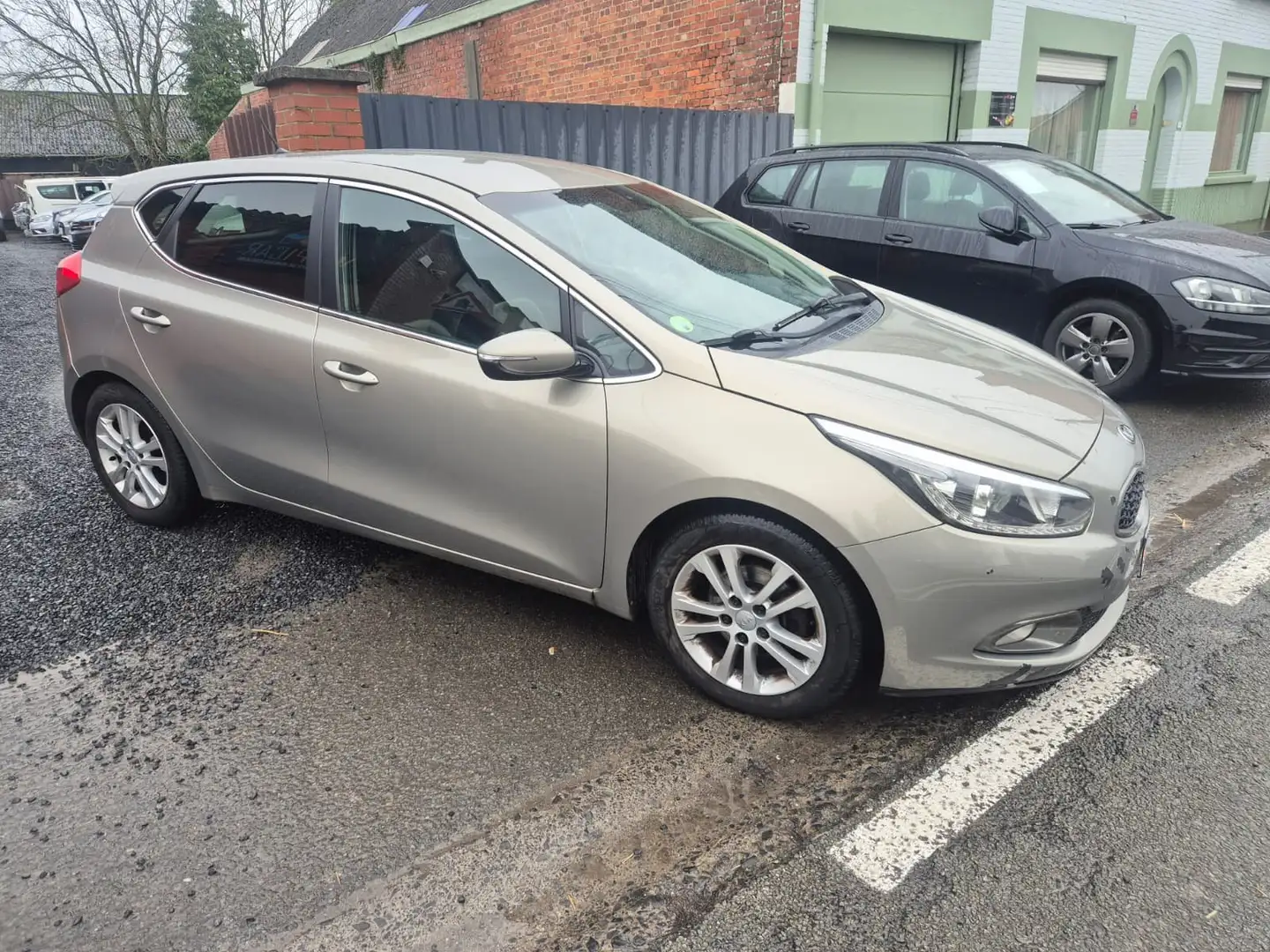 Kia Ceed / cee'd 1.6d **EXPORT/MARCHAND** Beige - 1