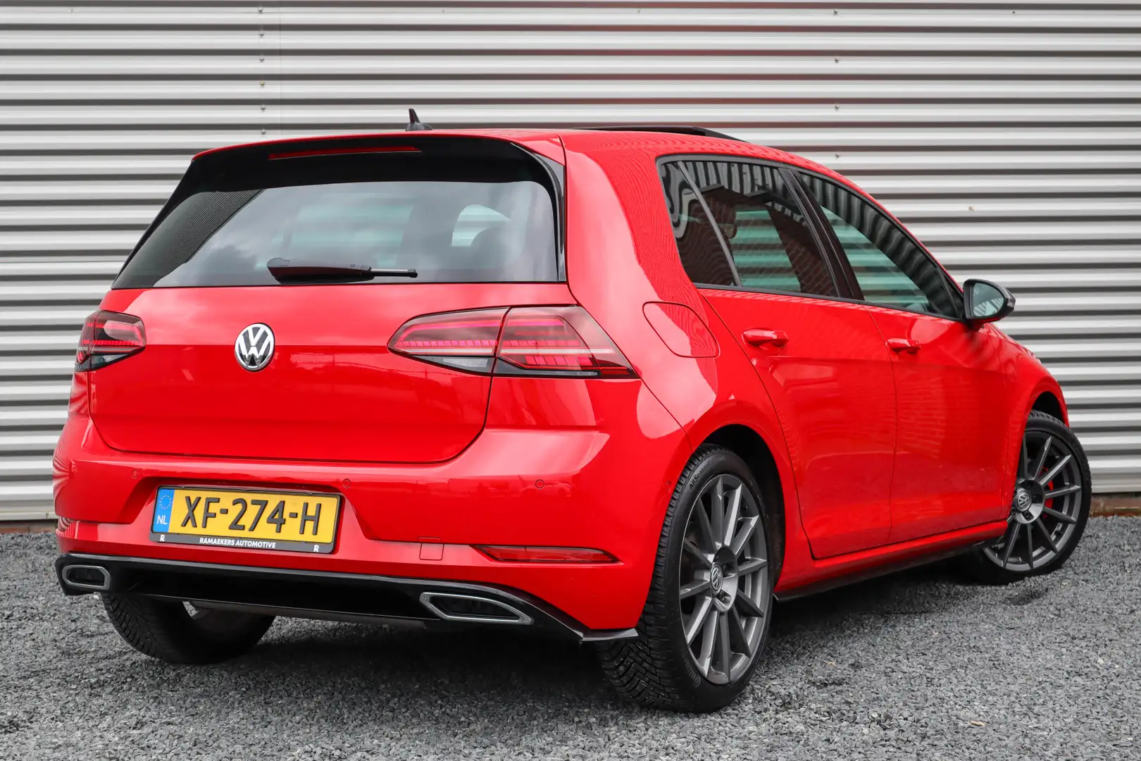 Volkswagen Golf 3X R-Line Highline Pano / Dynaudio / LED plus / Ad Rosso - 2