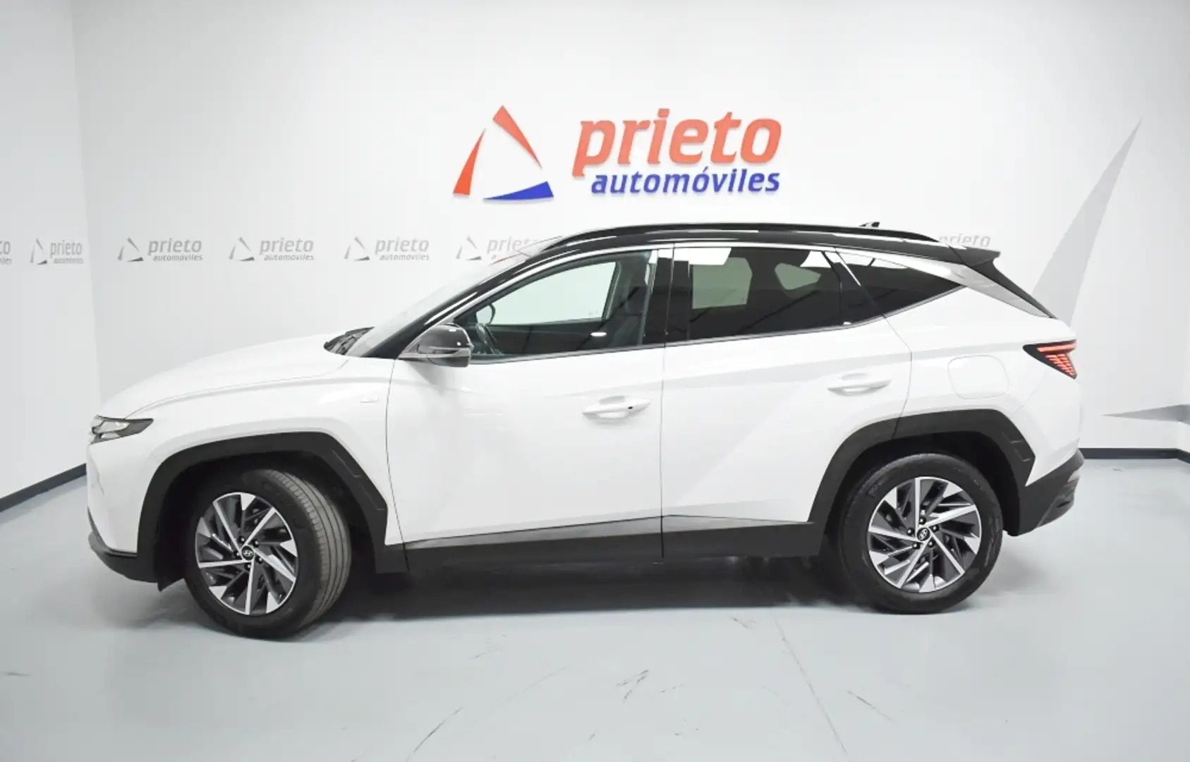 Hyundai TUCSON 1.6 CRDI 48V Tecno 2C 4x2 DT Blanc - 2
