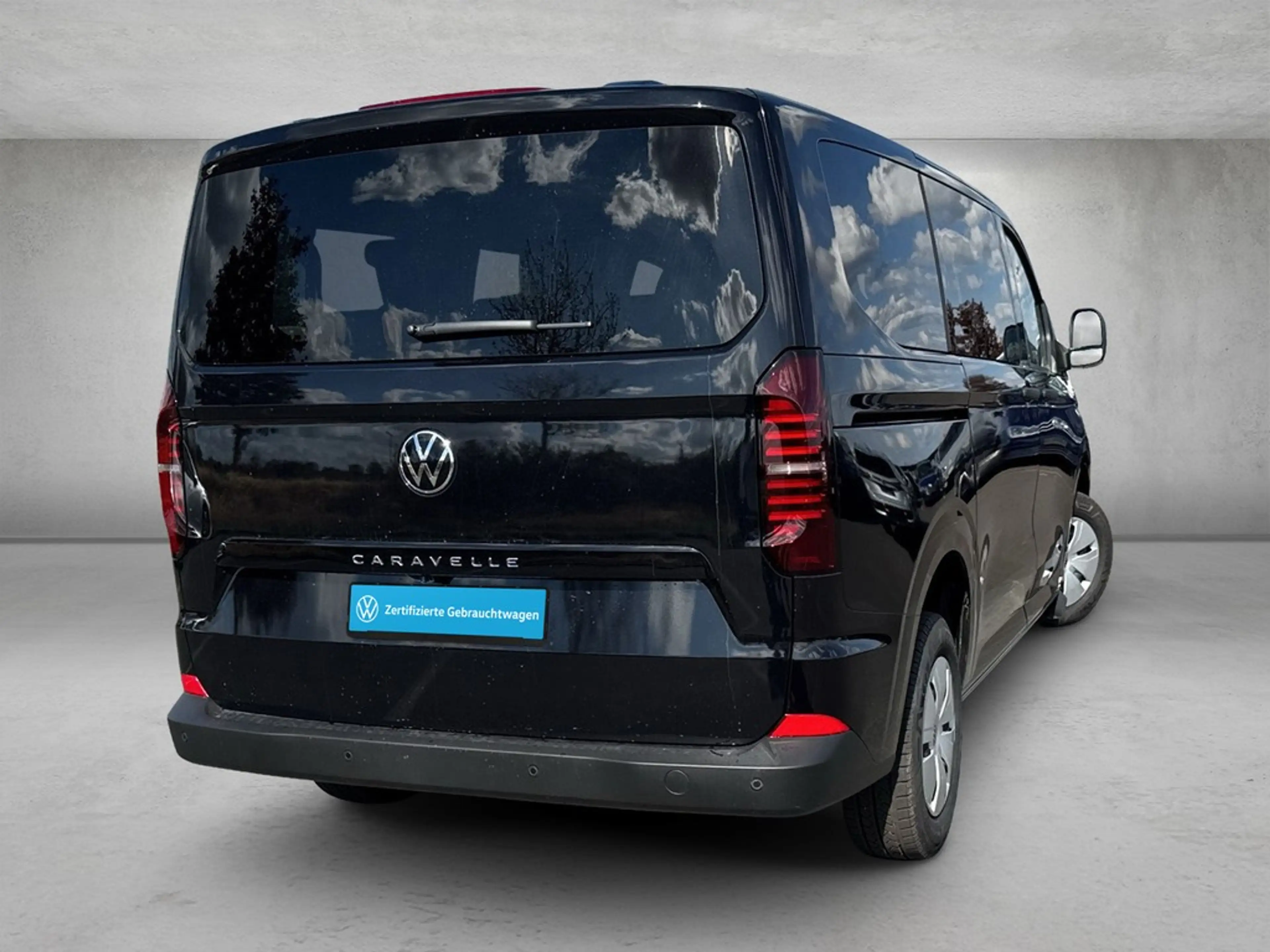 Volkswagen T7 Caravelle 2.0l TDI — photo 3