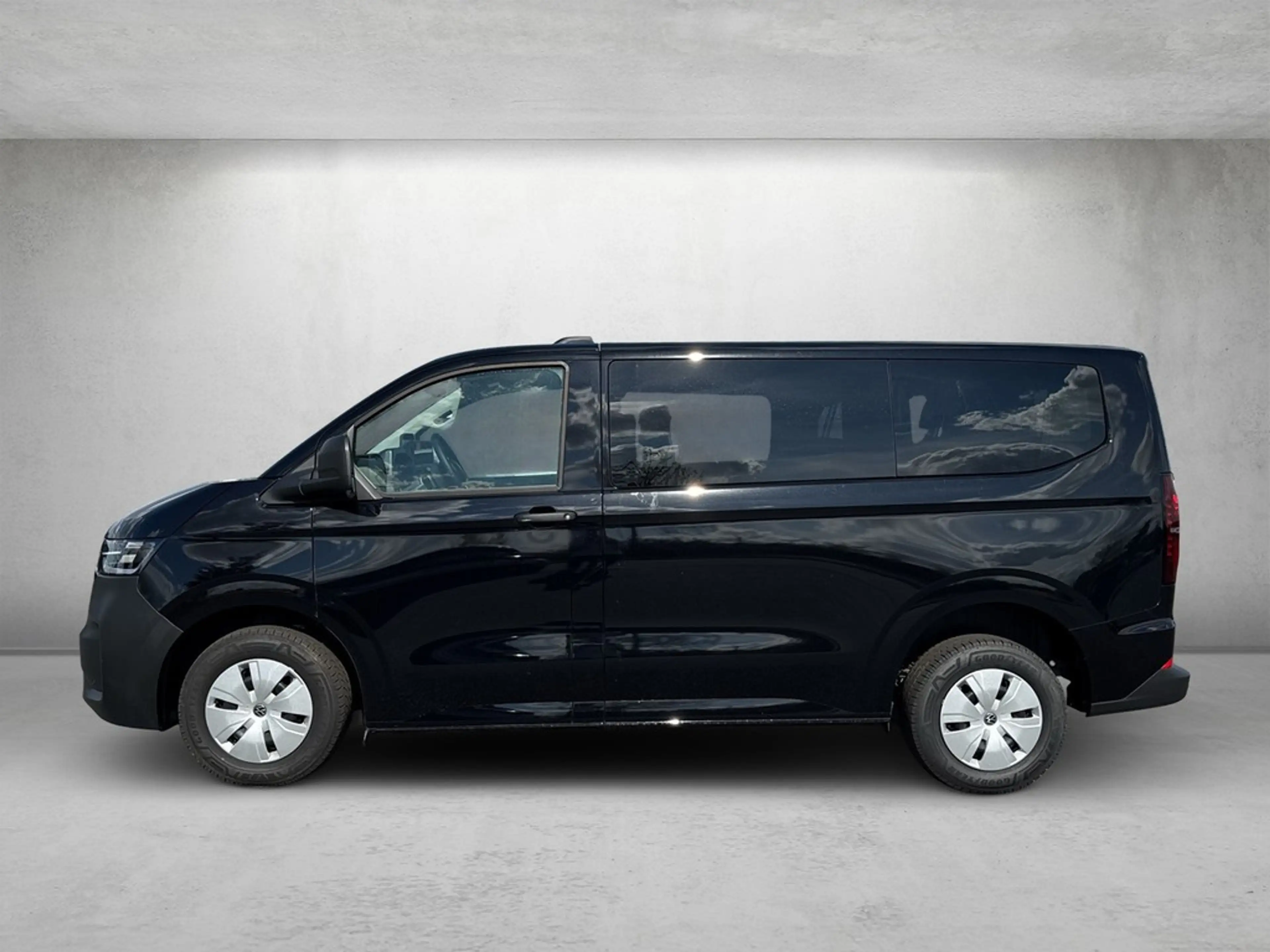 Volkswagen T7 Caravelle 2.0l TDI — photo 2