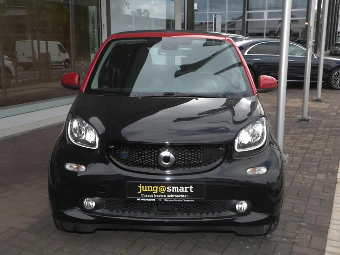 smart forTwo EQ  cabrio passion Cool&Media Kamera Klima Schwarz - 2