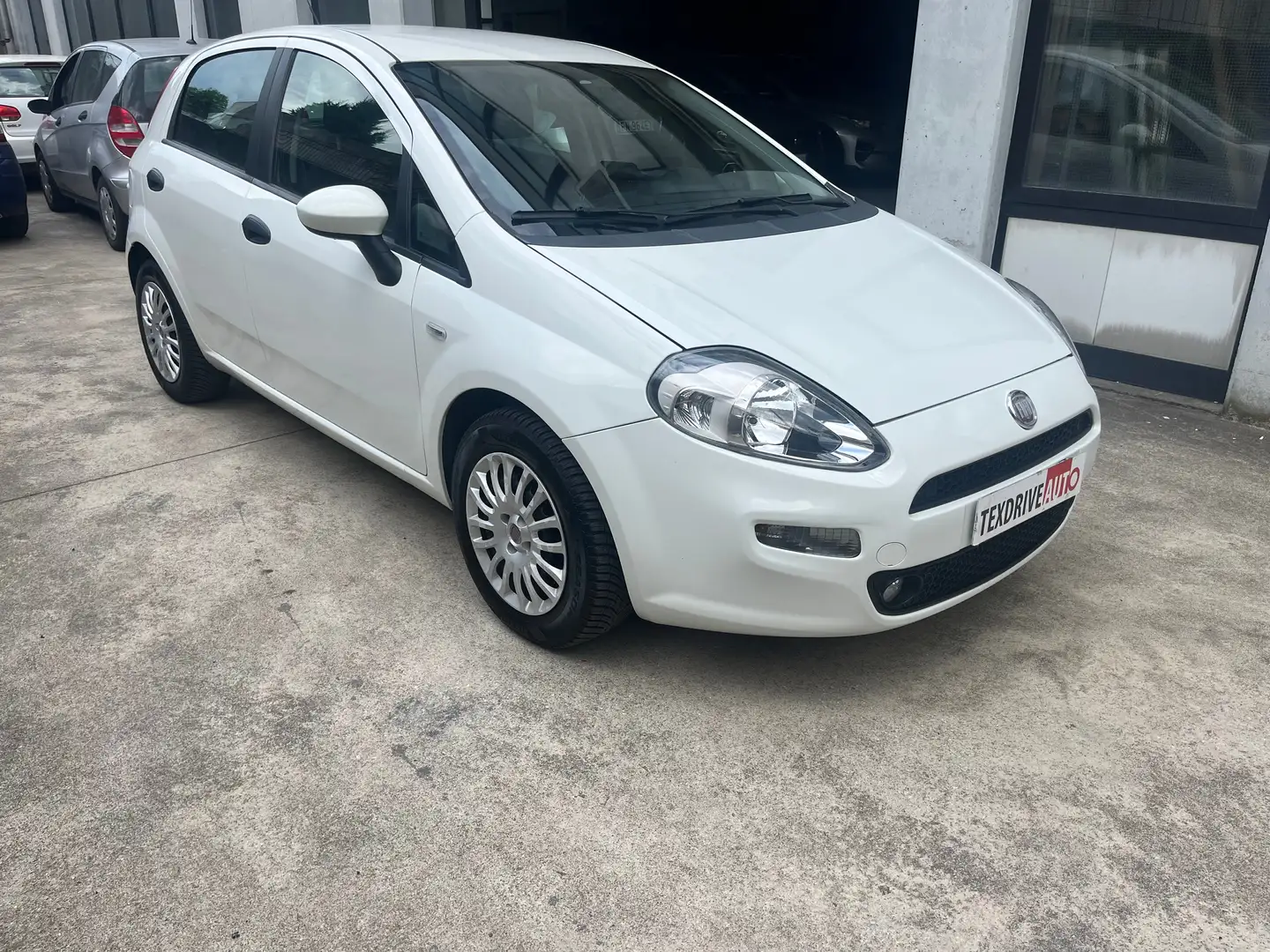 Fiat Punto Punto III 2012 5p 1.3 mjt II 16v Street eco s Blanc - 2