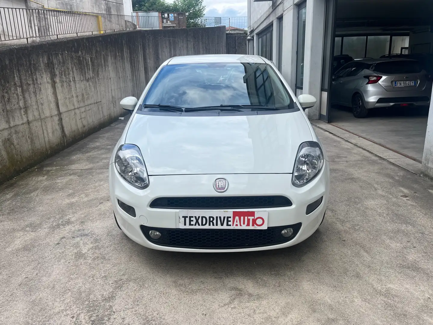Fiat Punto Punto III 2012 5p 1.3 mjt II 16v Street eco s Blanc - 1