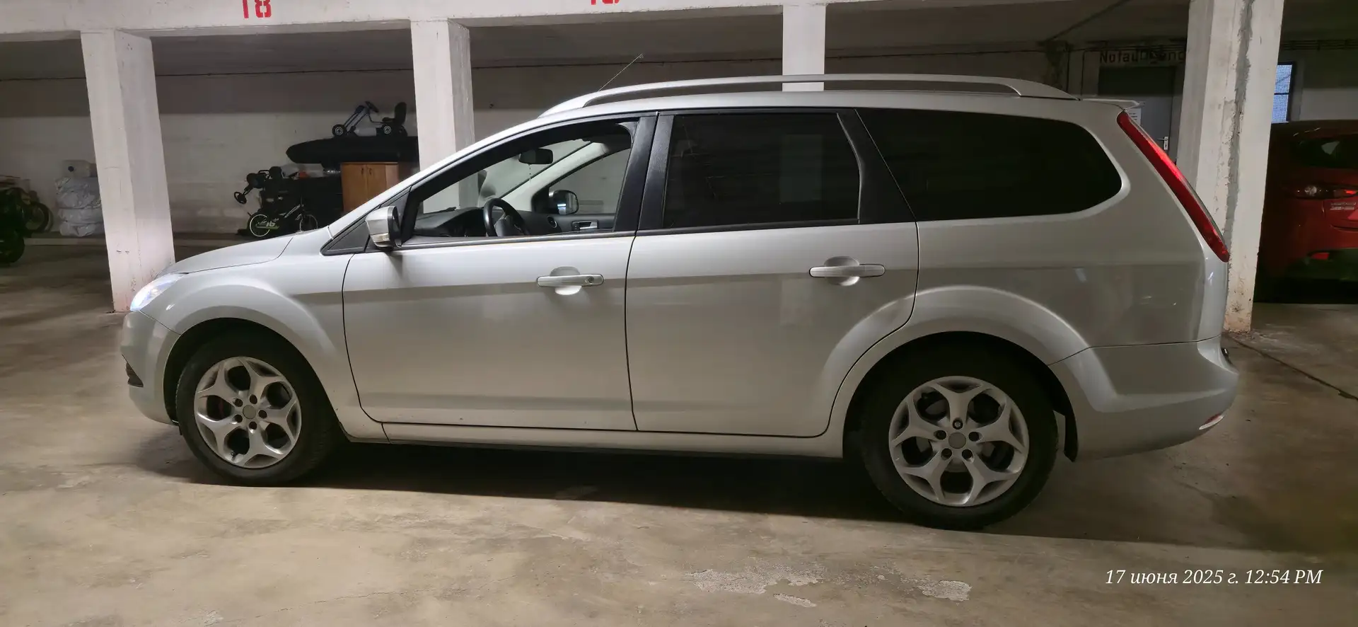 Ford Focus Focus 1.6 16V Silver Magic Silber - 2