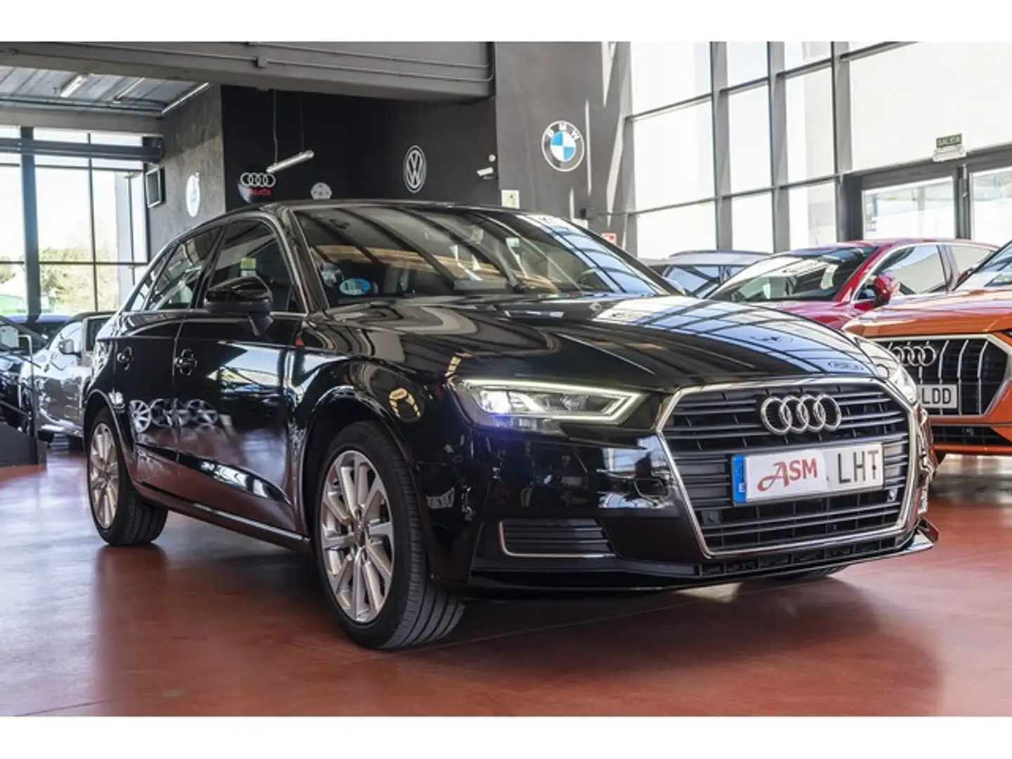 Audi A3 Sportback 30 g-tron Design S tronic 96kW Schwarz - 2