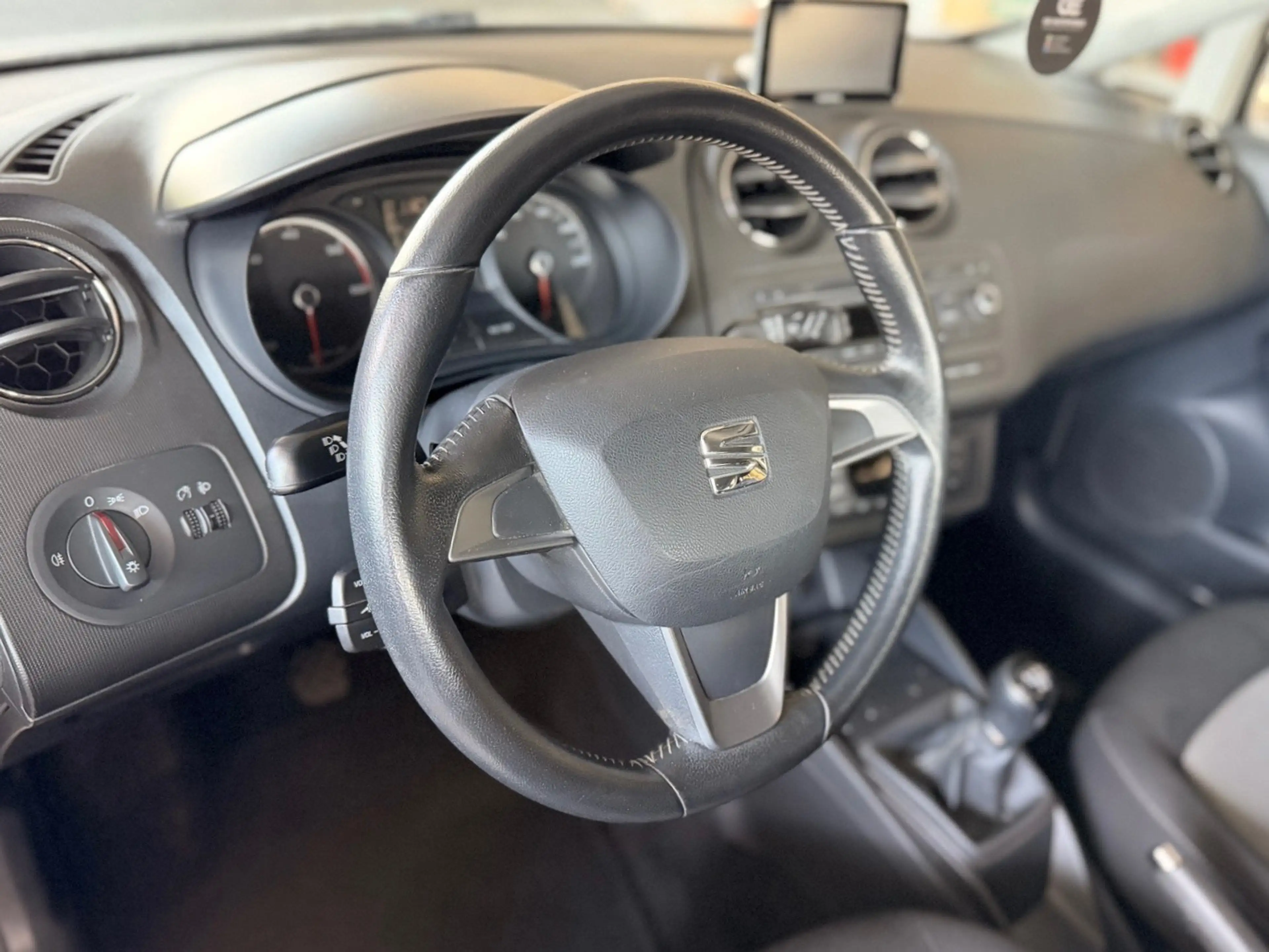 SEAT Ibiza 1.6 TDI Style Salsa *TÜV2028*5-Türig*SHZ*Klima*2.Hand*Alu* — photo 10