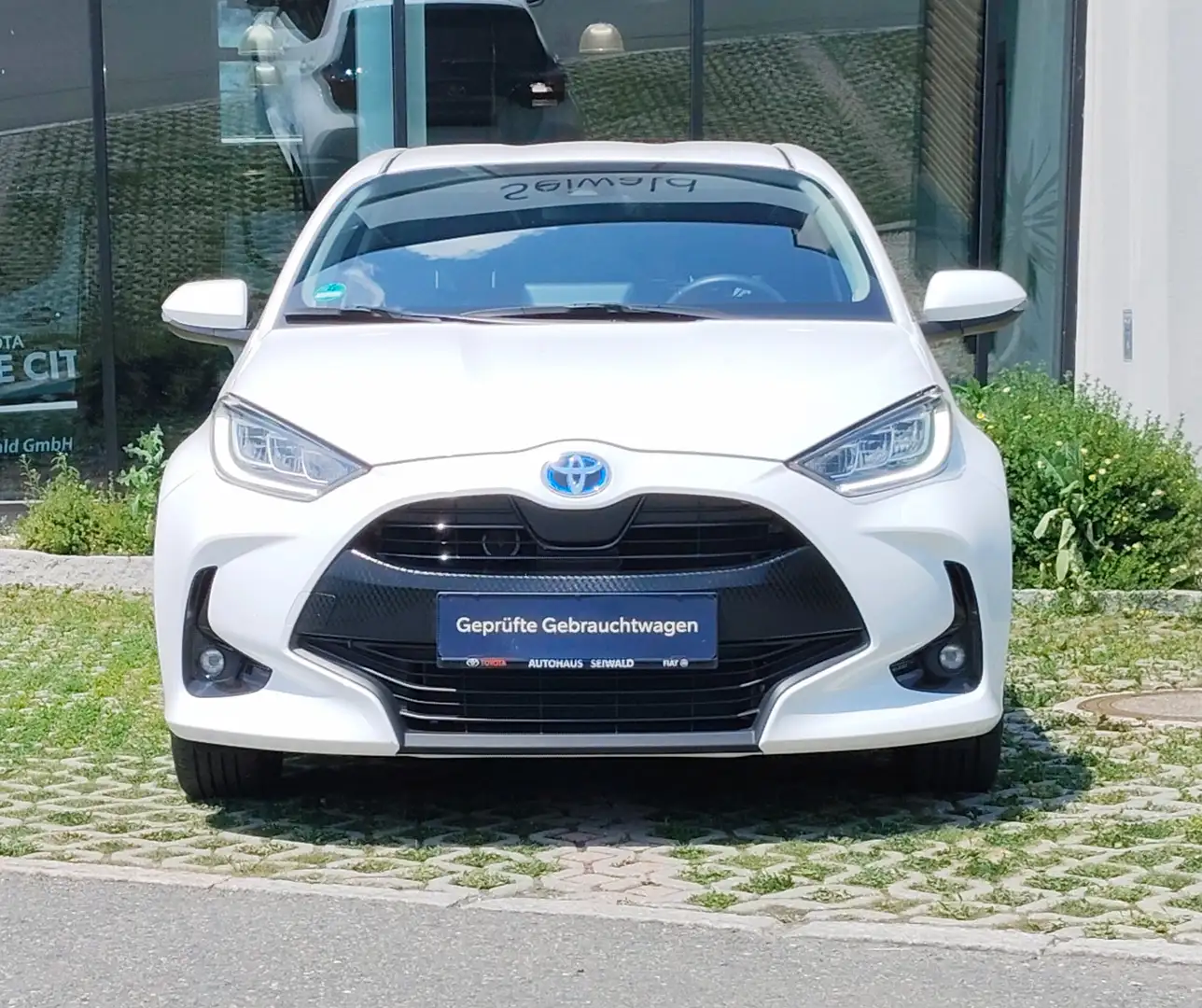 Toyota Yaris Yaris 1,5 VVT-i Hybrid Design Weiß - 2
