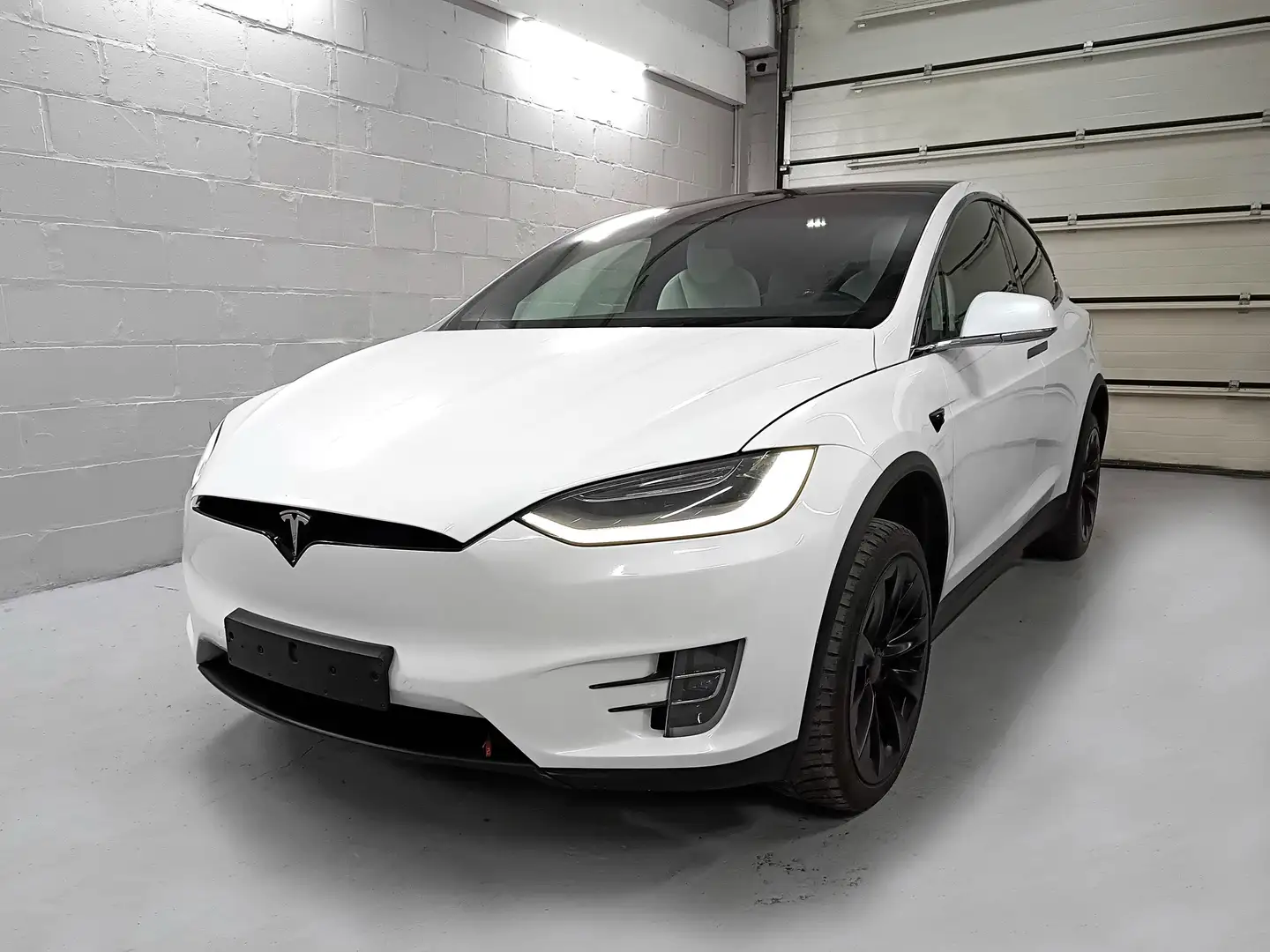 Tesla Model X Dual Motor Long Range Plus | 7 seats | Dual Motor White - 2