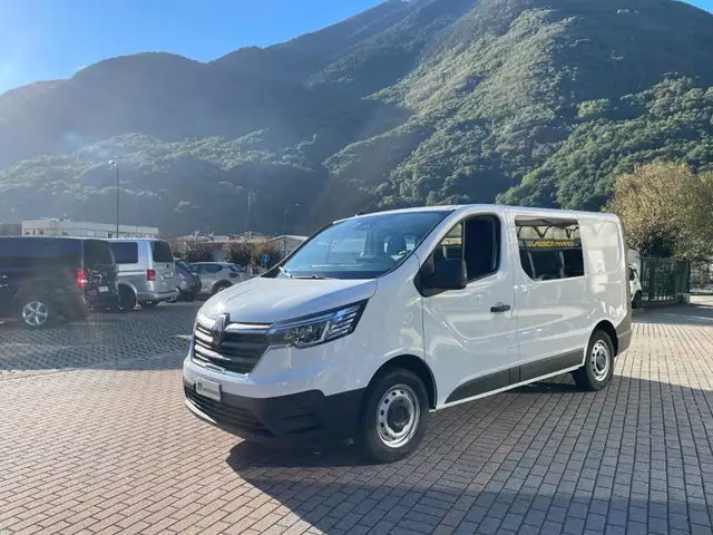 Renault Trafic view 3
