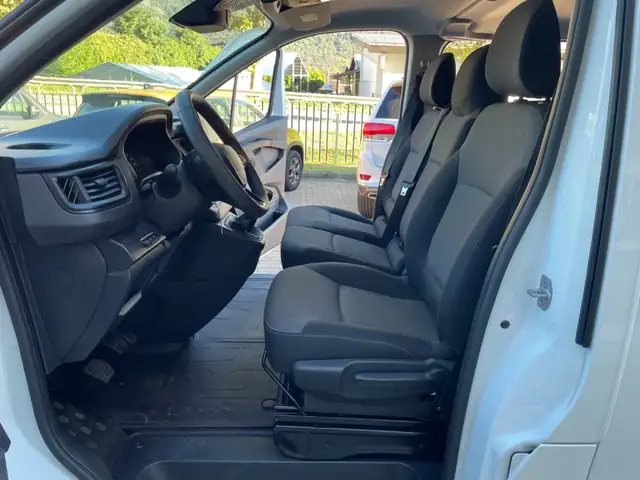 Renault Trafic view 6