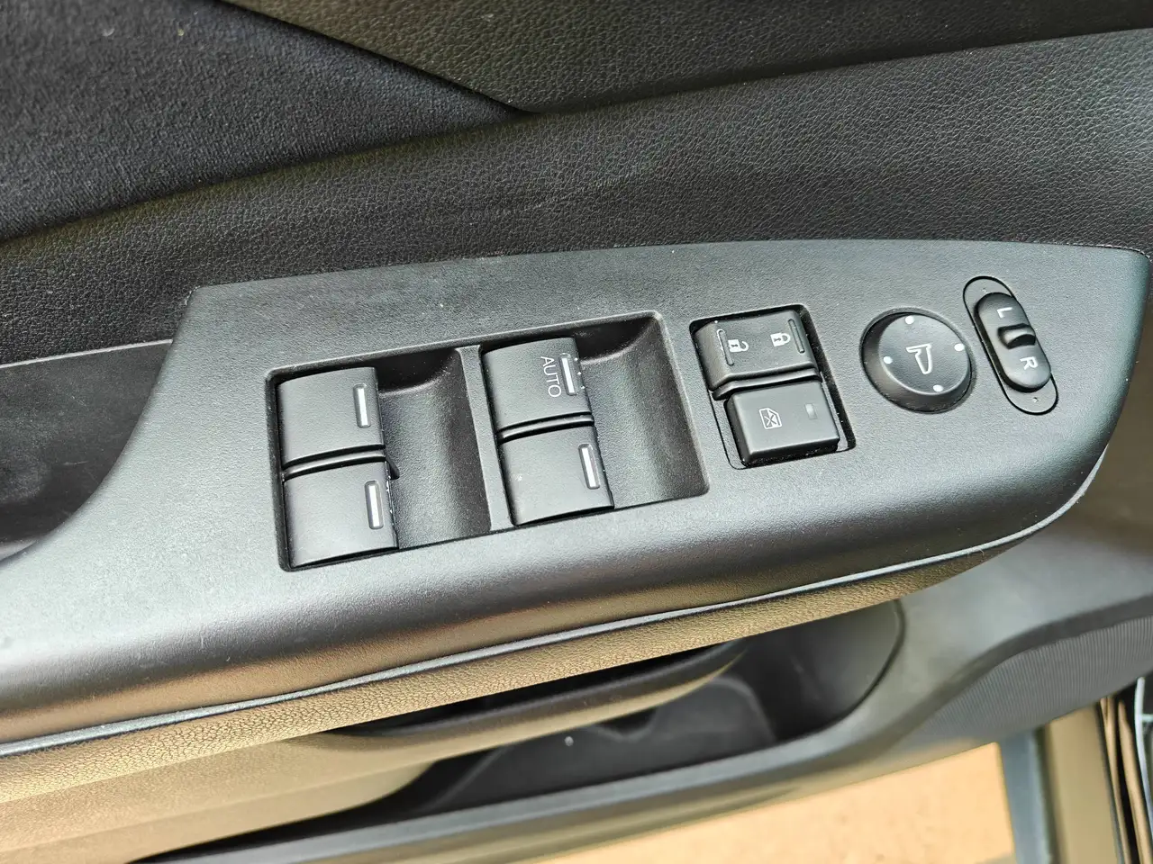 Honda CR-V photo Honda CR-V