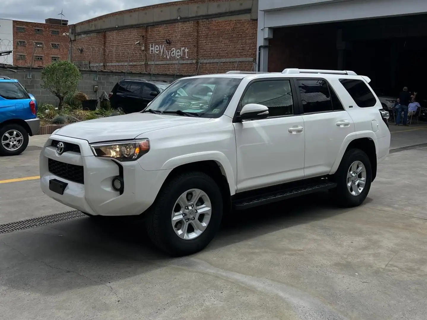 Toyota 4-Runner FULLY LOADED-ONLY FOR EXPORT OUT OF EUROPE Blanc - 1