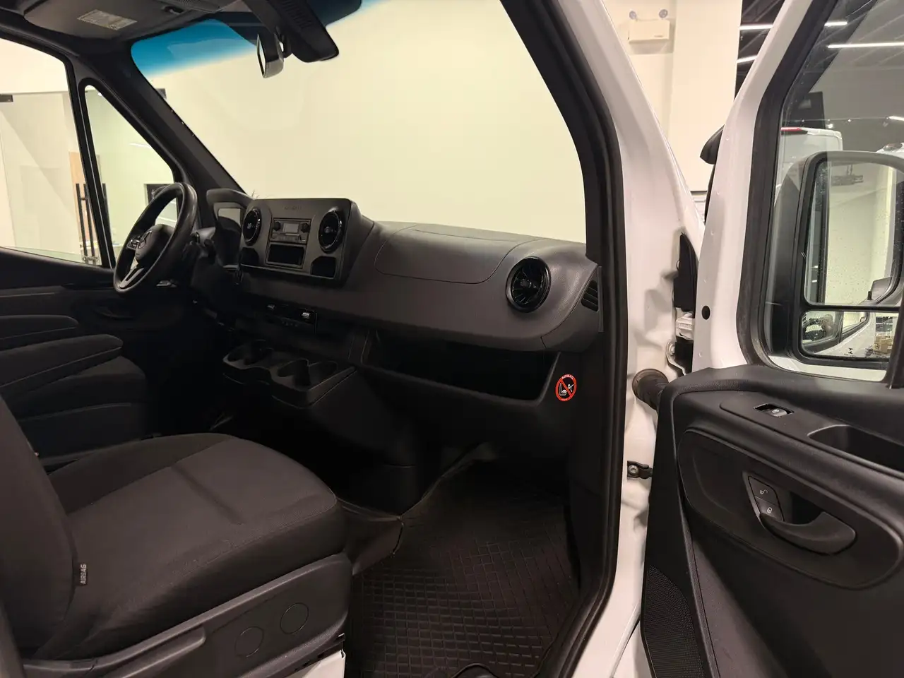Mercedes-Benz Sprinter снимка Mercedes-Benz Sprinter