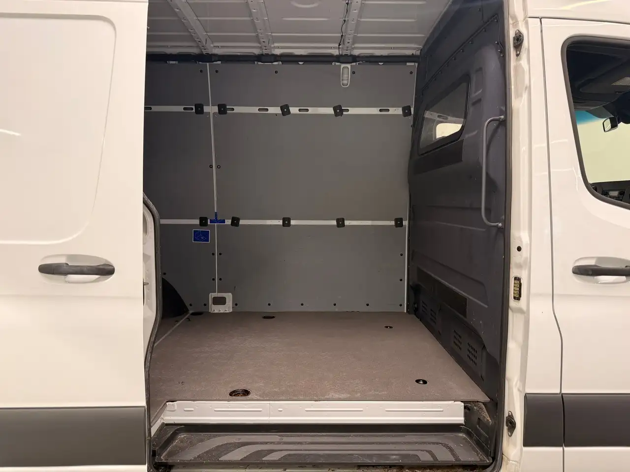 Mercedes-Benz Sprinter снимка Mercedes-Benz Sprinter