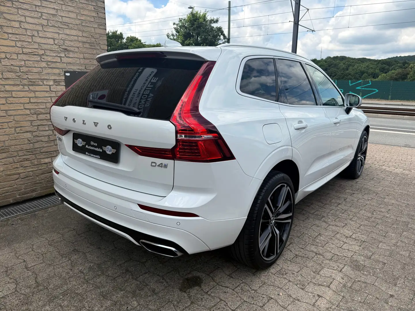 Volvo XC60 R Design 2WD Weiß - 2