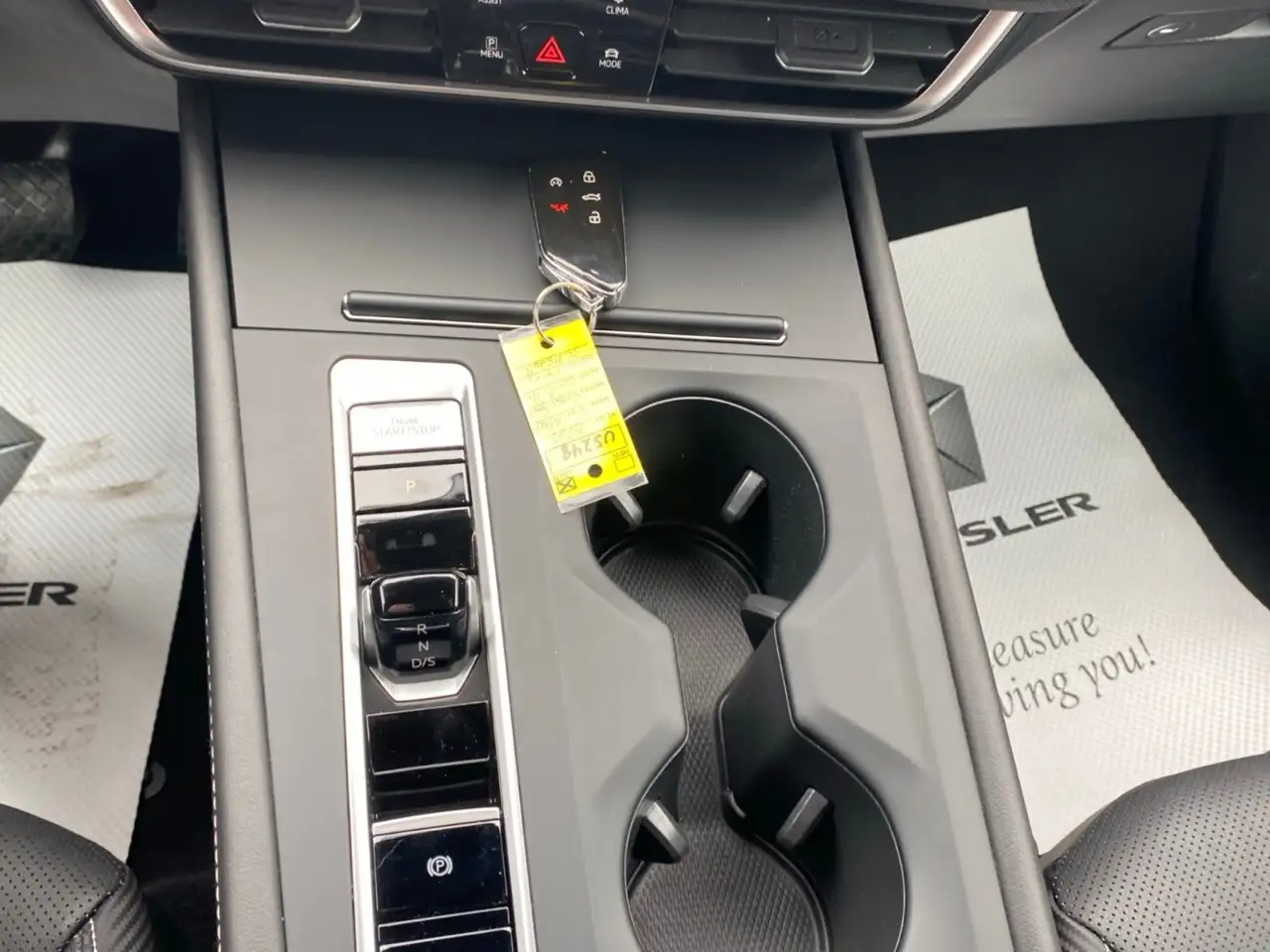 Volkswagen Atlas снимка Volkswagen Atlas