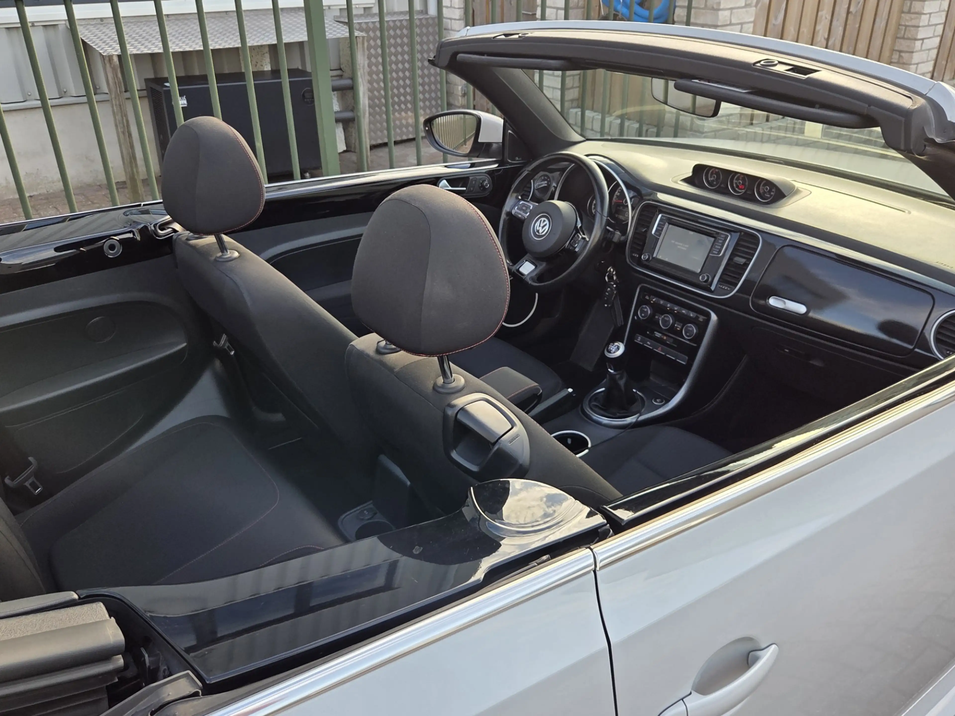 Volkswagen Beetle Cabriolet 1.2 TSI Navi-Led-Cruise-Camera — photo 4