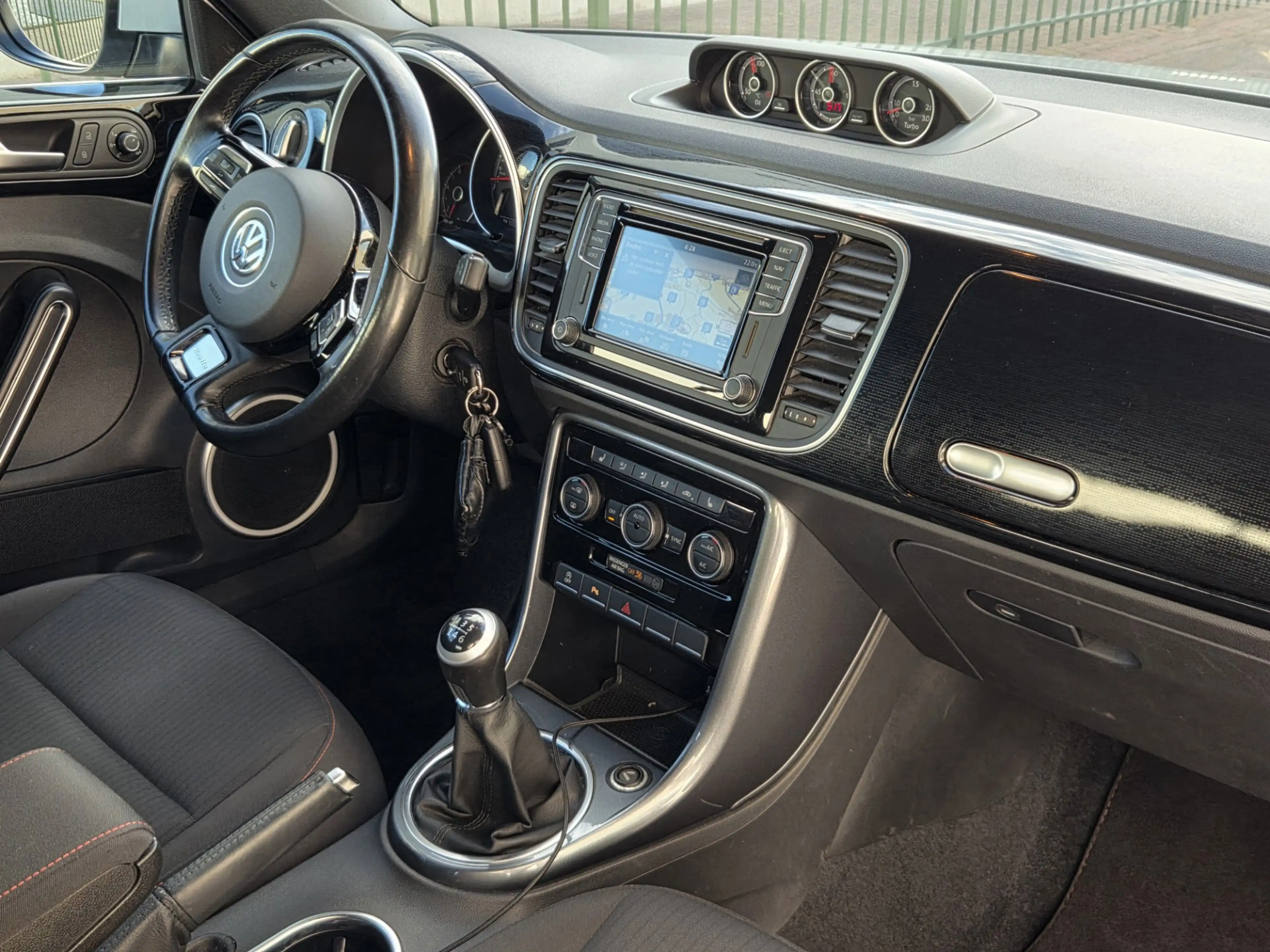 Volkswagen Beetle Cabriolet 1.2 TSI Navi-Led-Cruise-Camera — photo 8